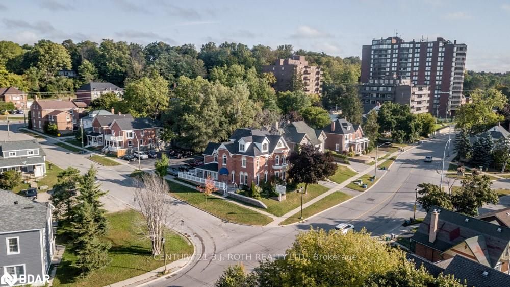 1 Berczy Street