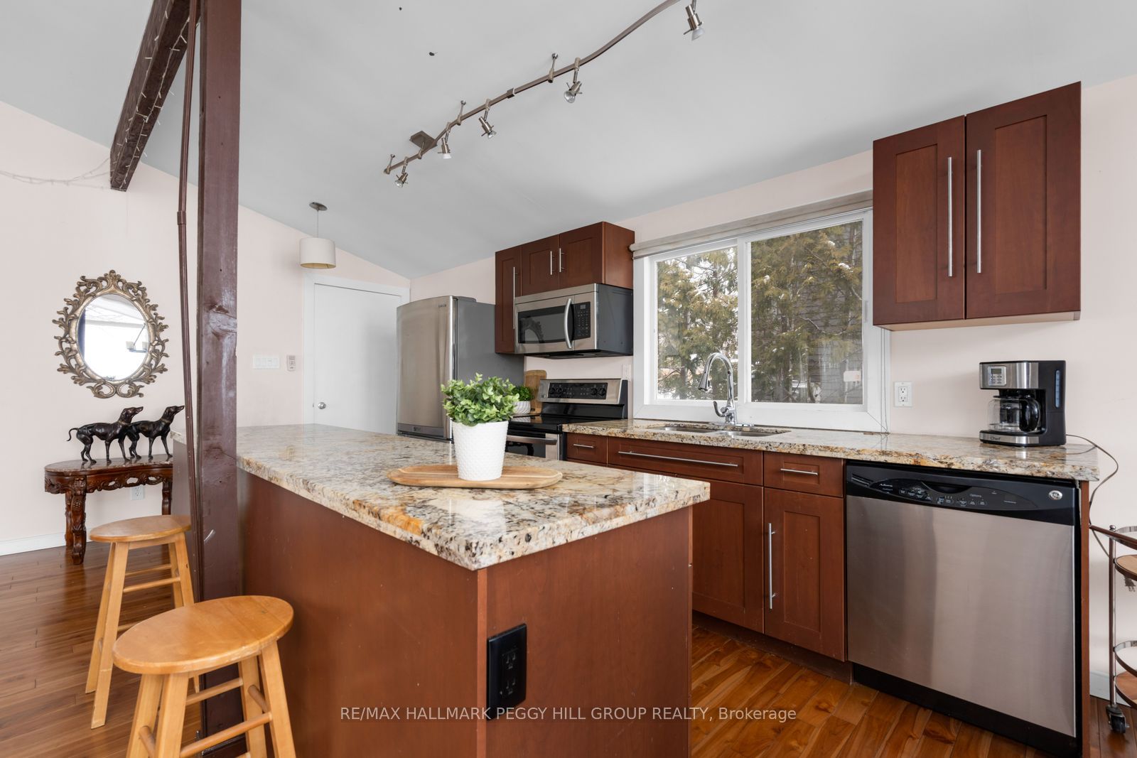 3595 Glenhaven Beach Road