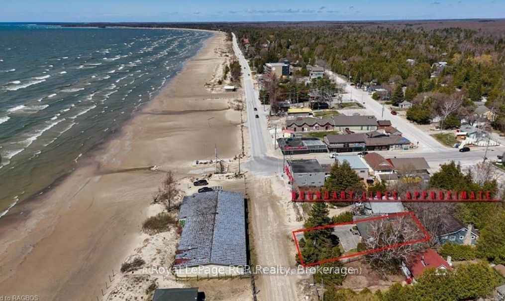 9 LAKESHORE Boulevard S