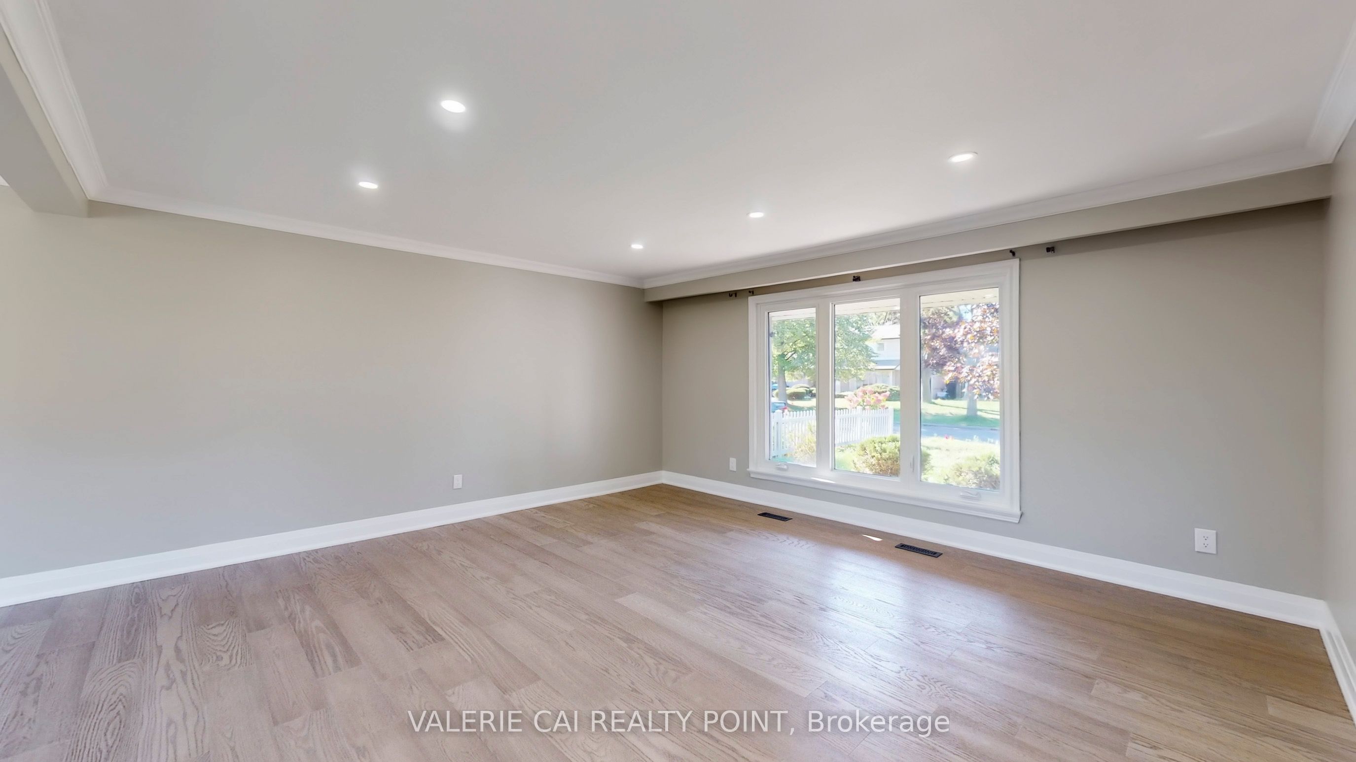 96 Bolland Crescent