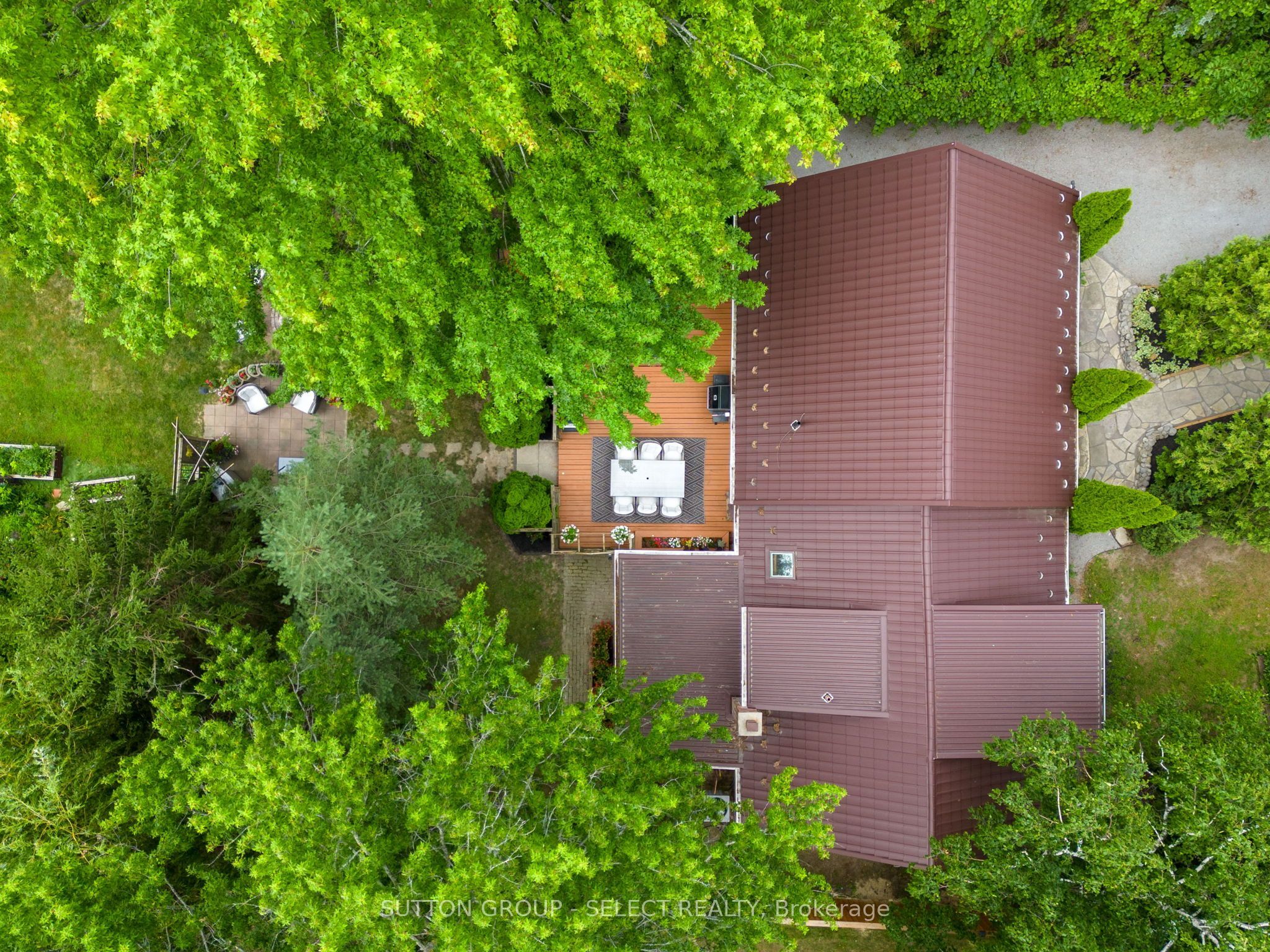 1129 Sunningdale Road E