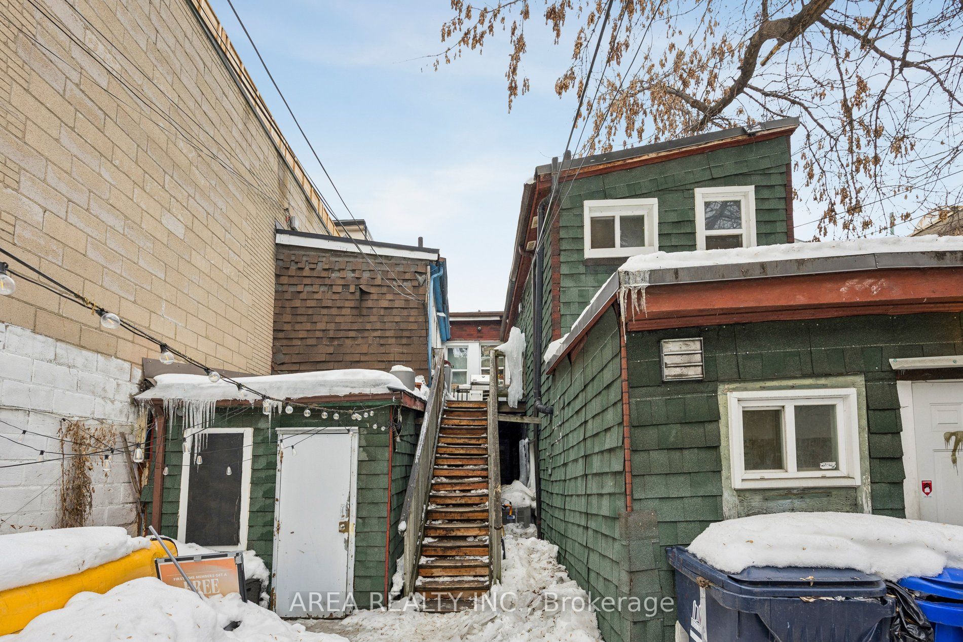 717 Queen Street W