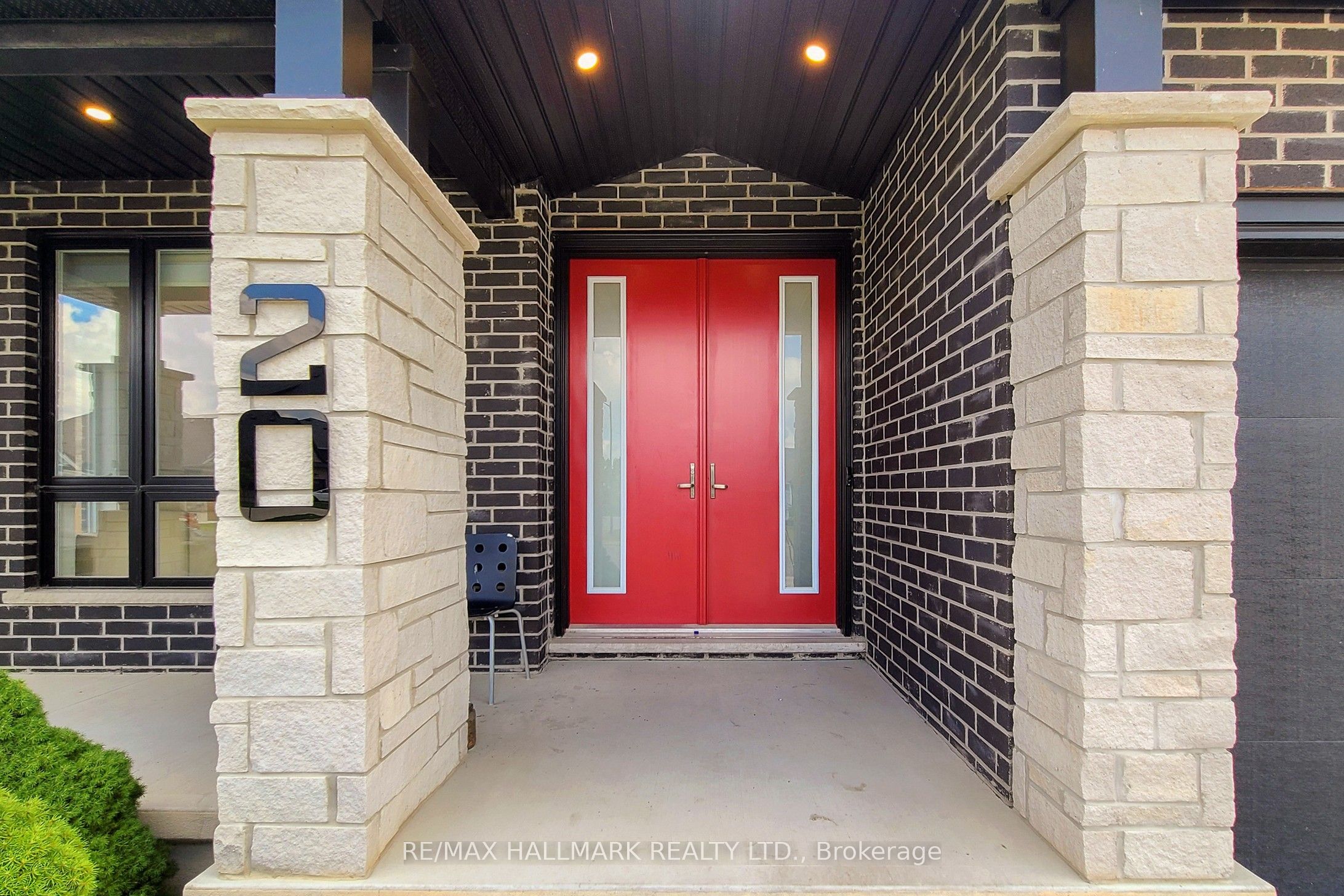 20 Valderrama Lane
