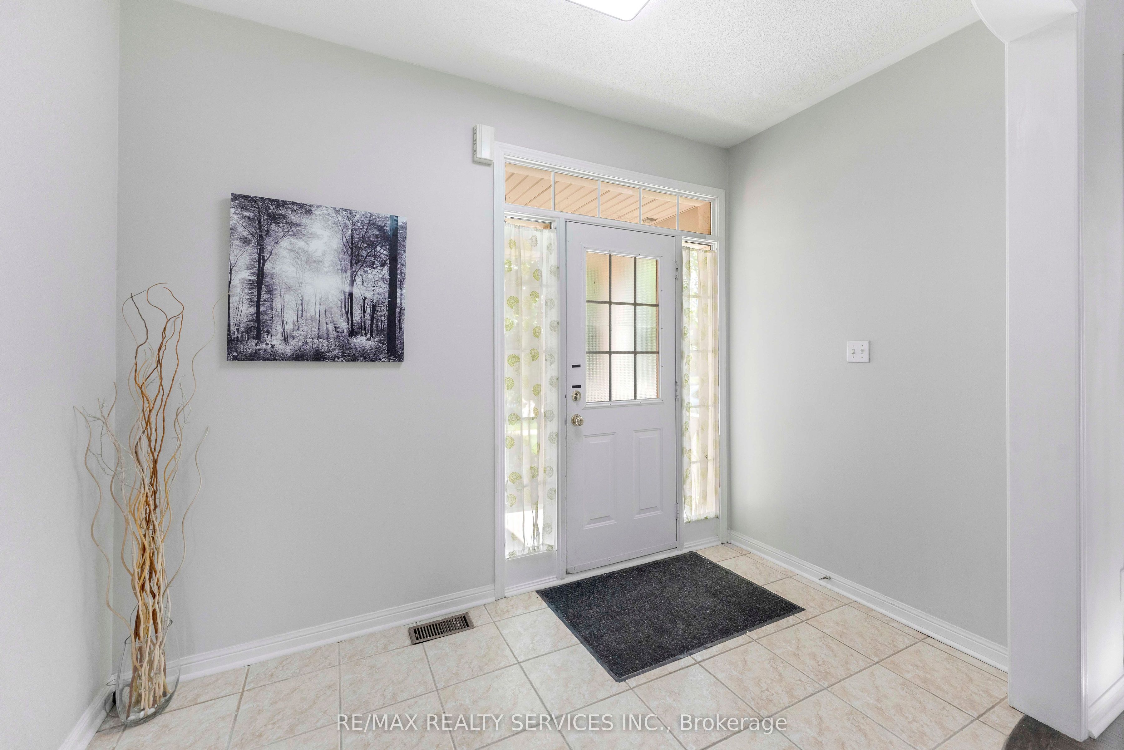 3696 Waterfall Crescent