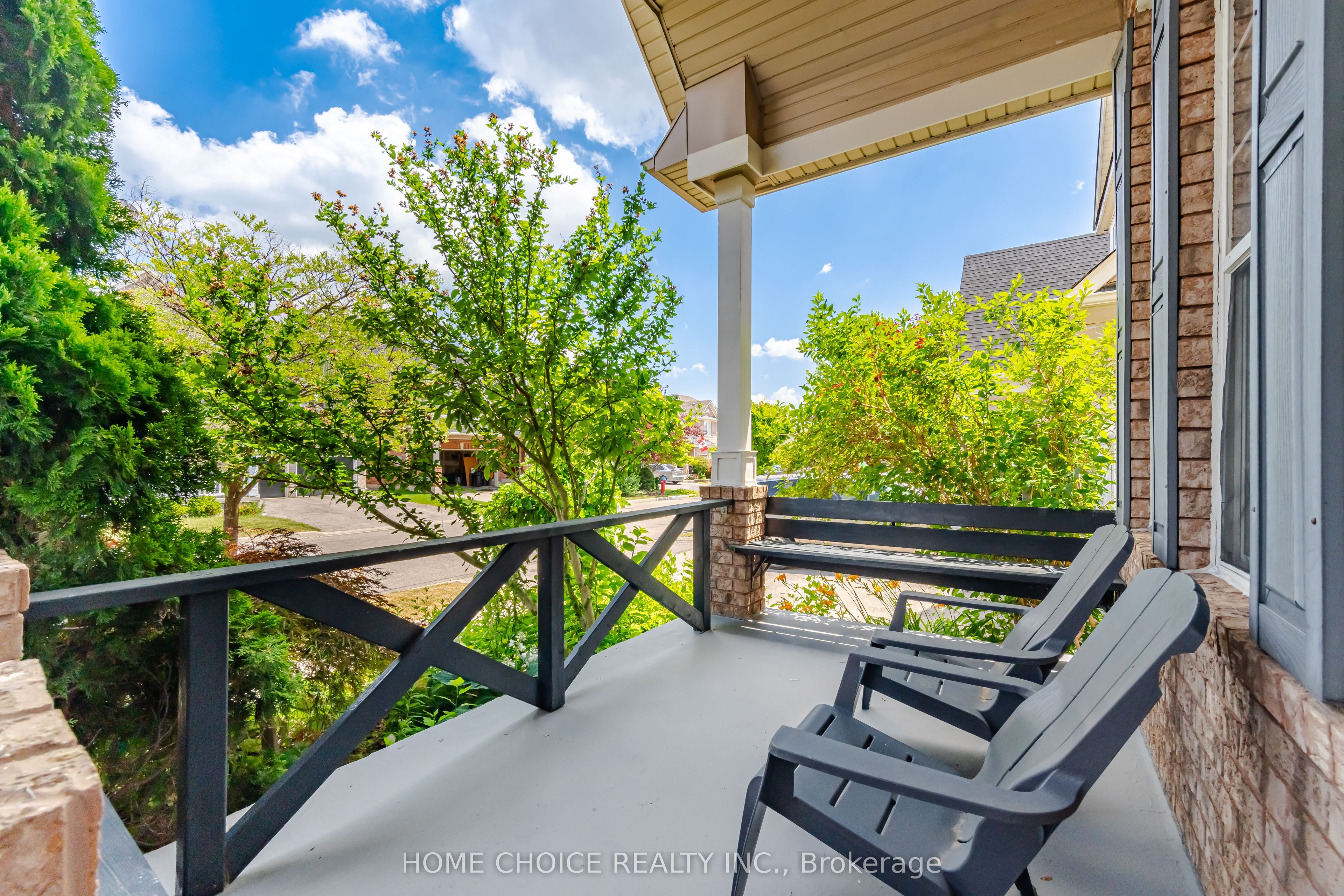 670 Dolby Crescent