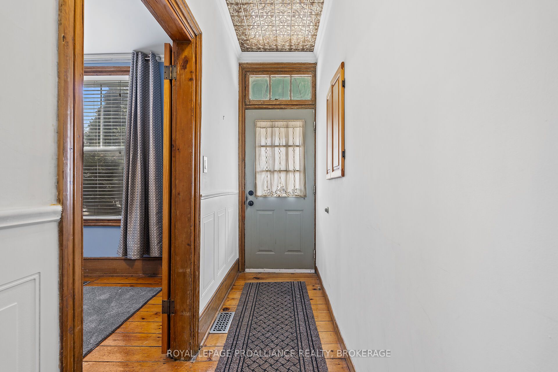 270 Wellington Street