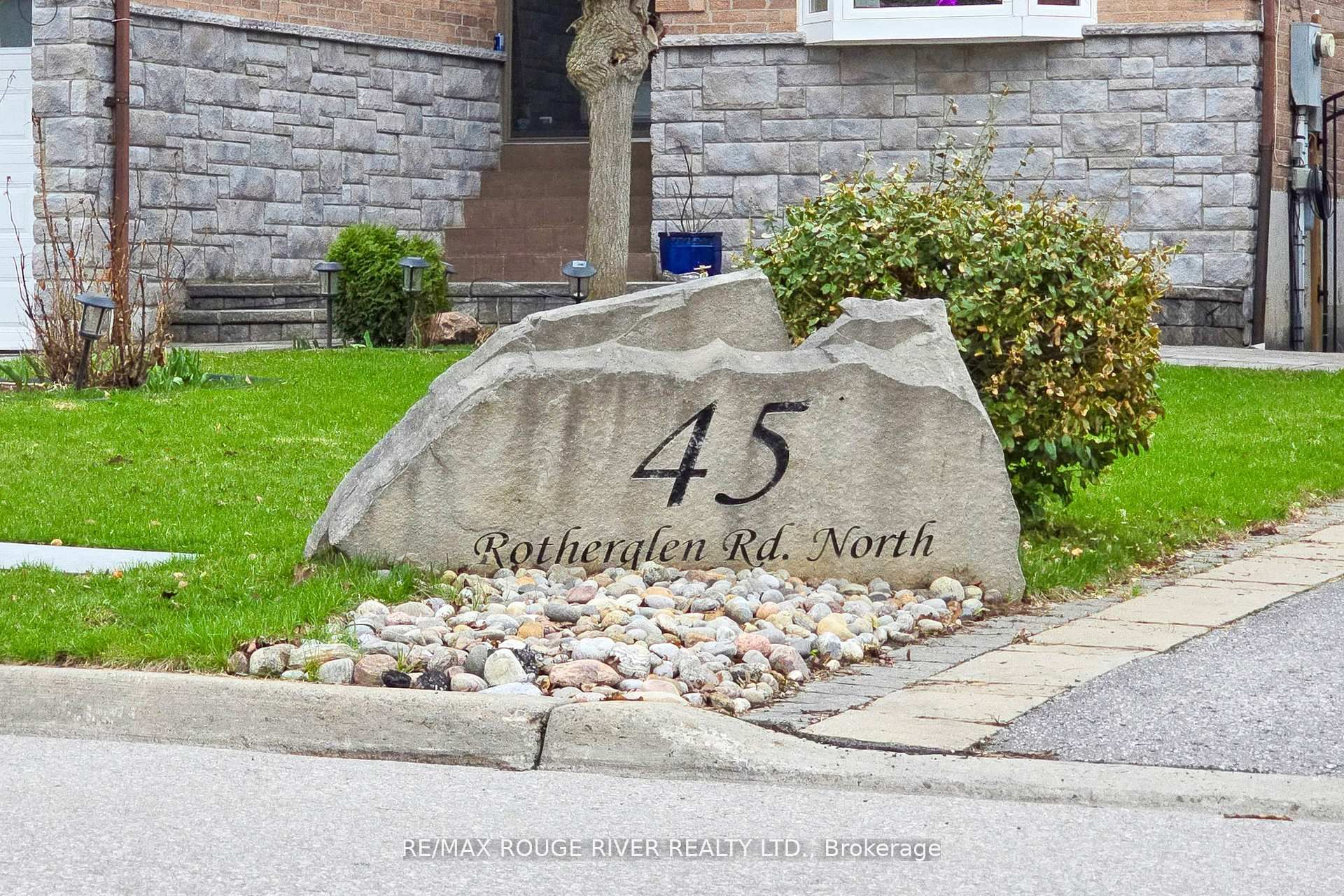 45 Rotherglen Road N