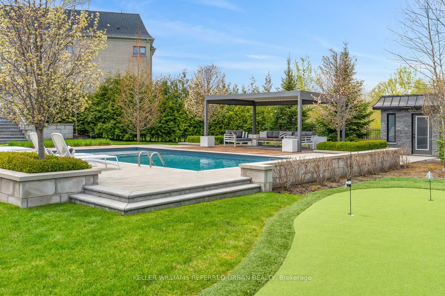 61 Ria Court
