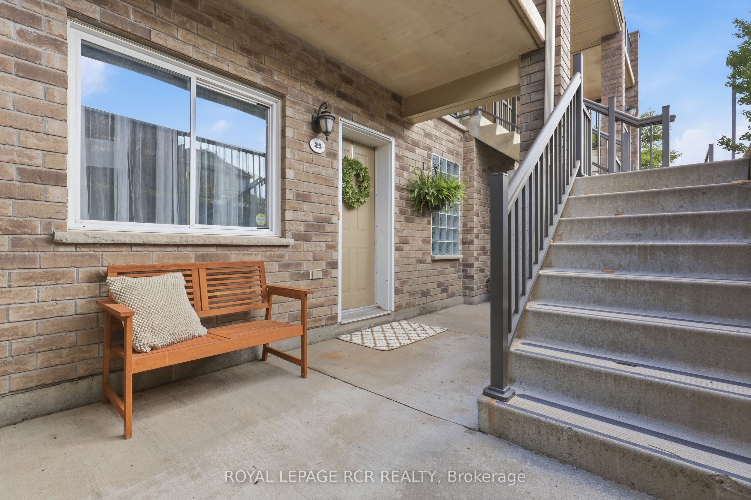 35 MOUNTFORD Drive 25