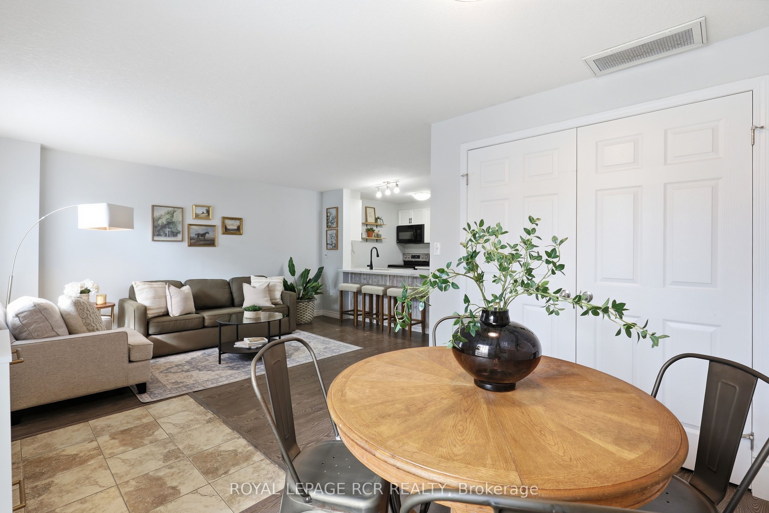35 MOUNTFORD Drive 25