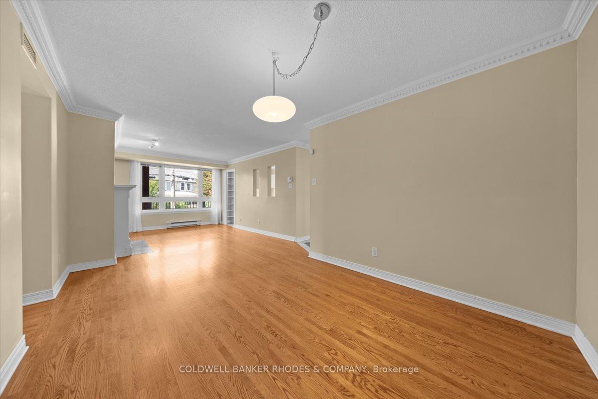 939 North River Road 205