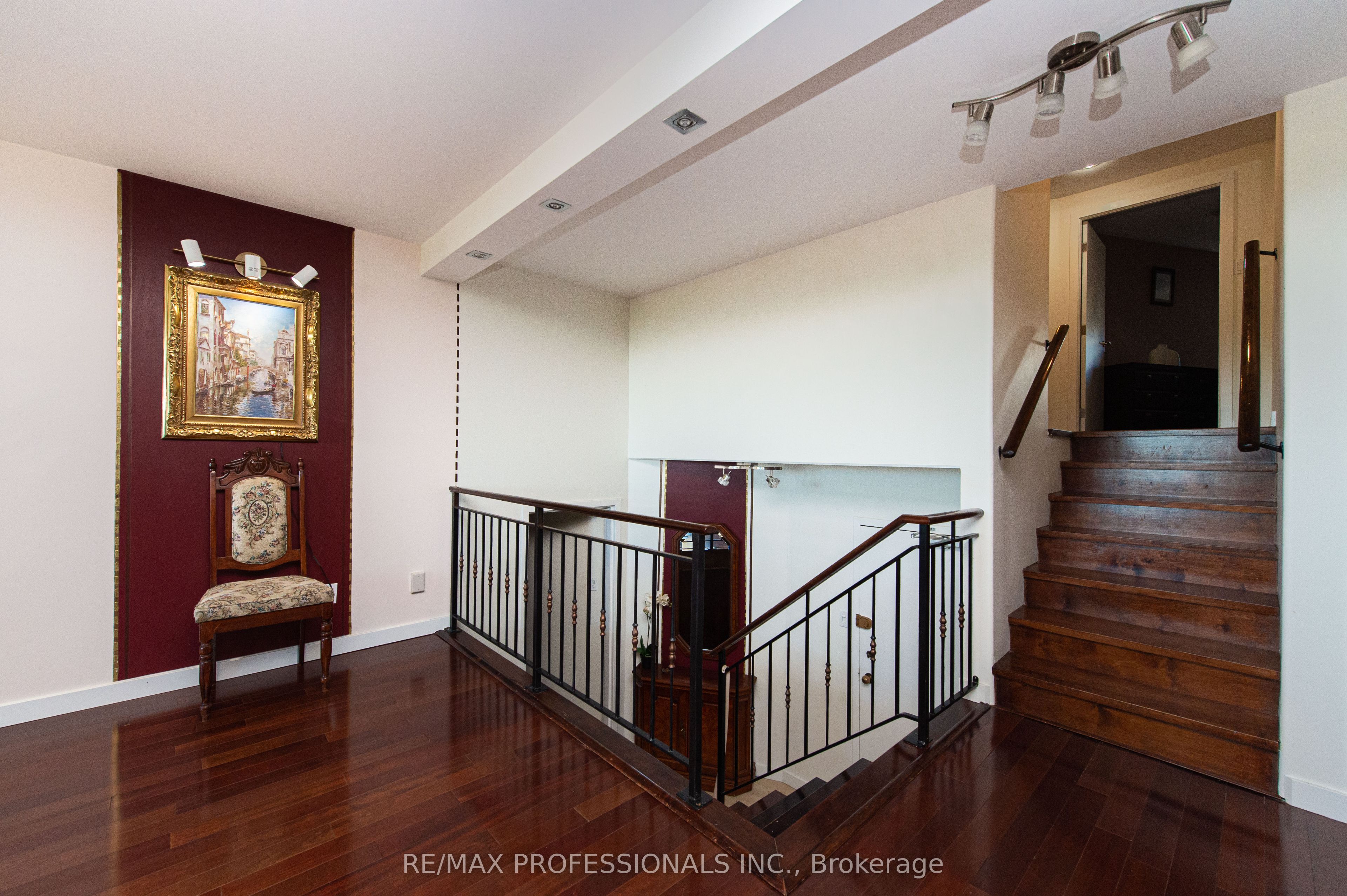 296 Mill Road PH08