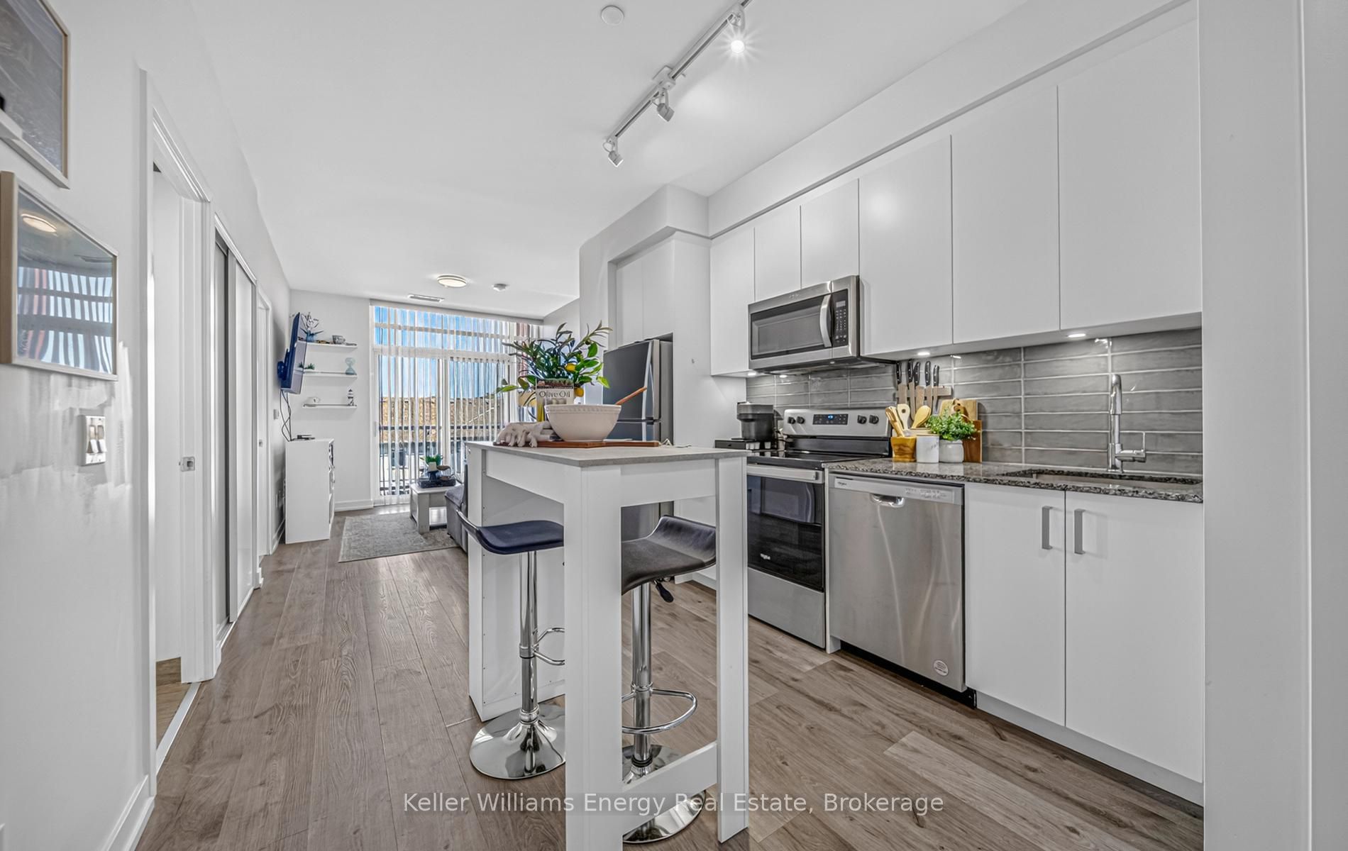 1010 Dundas Street E 301