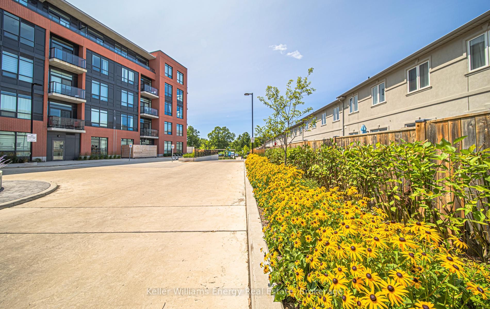 1010 Dundas Street E 301