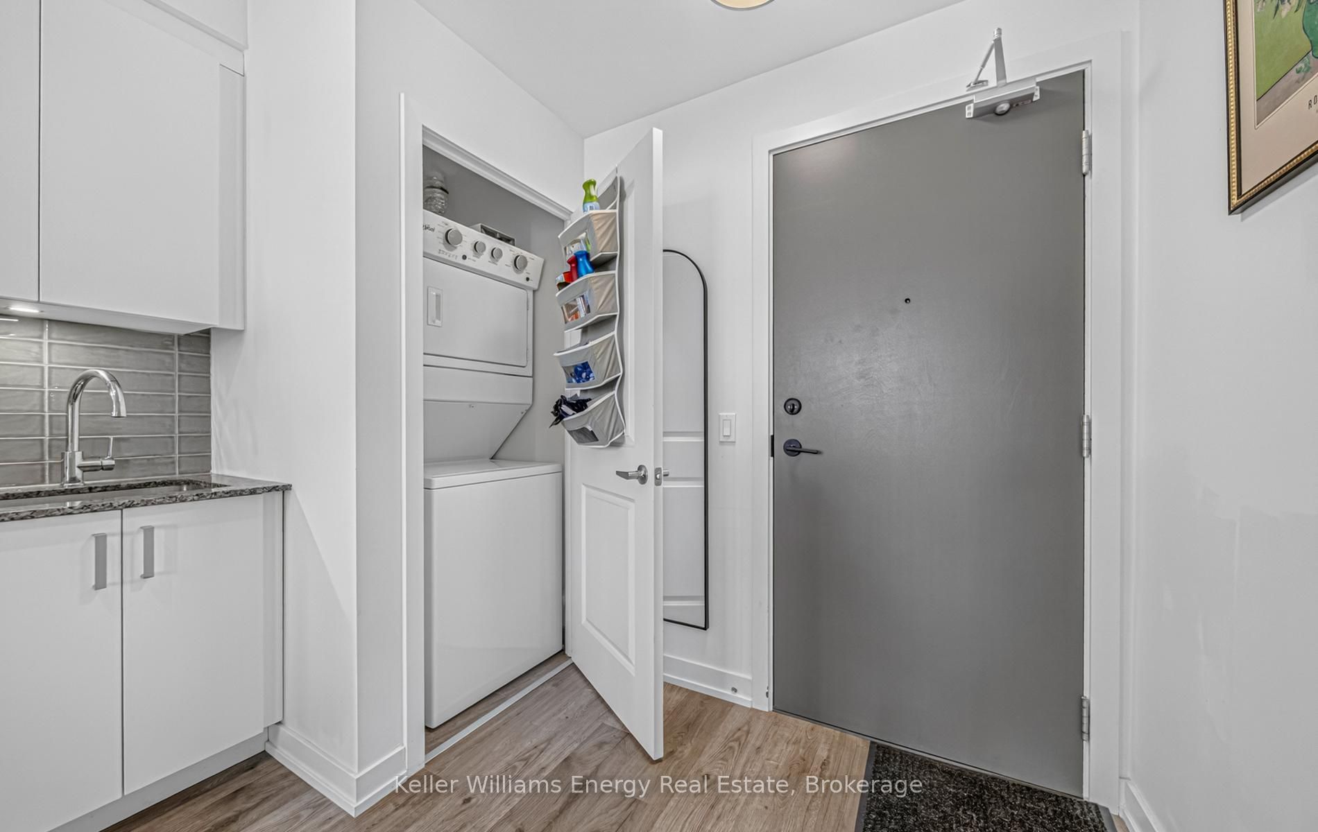 1010 Dundas Street E 301