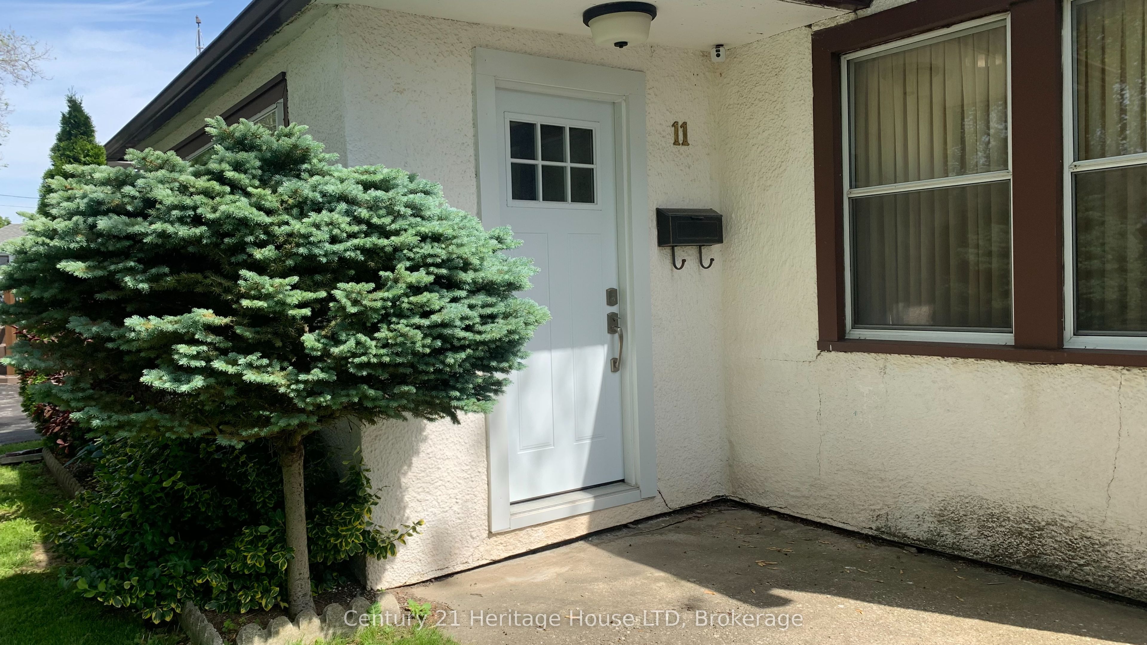 11 Achilles Avenue