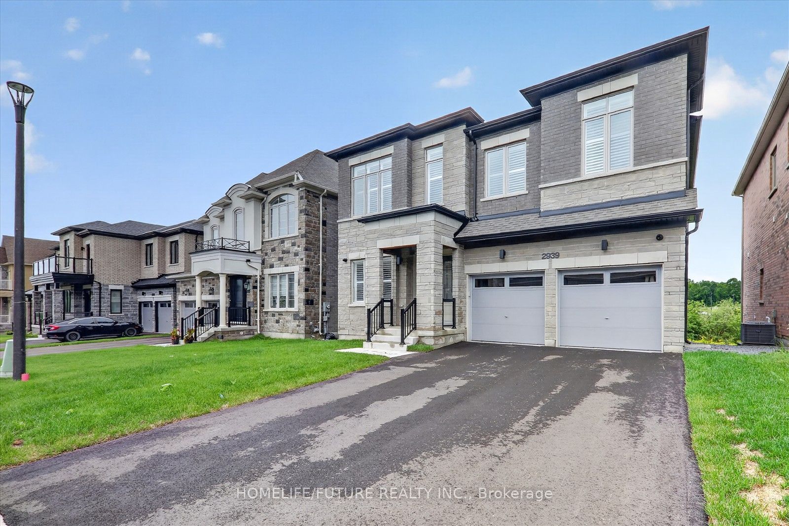 2939 Grindstone Crescent