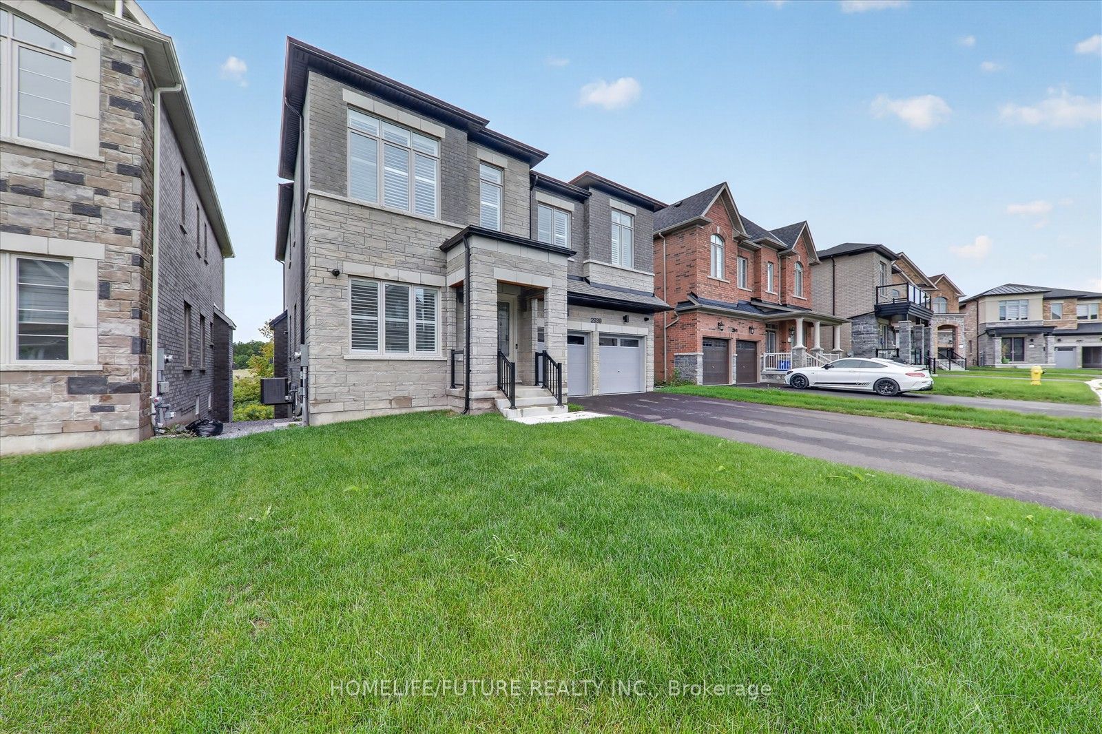 2939 Grindstone Crescent