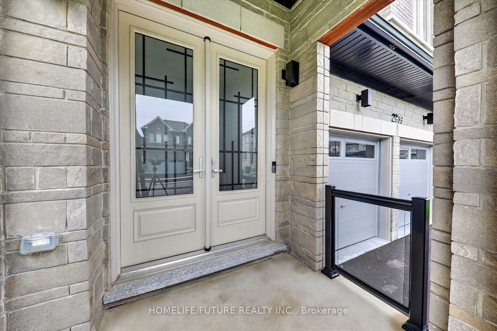 2939 Grindstone Crescent