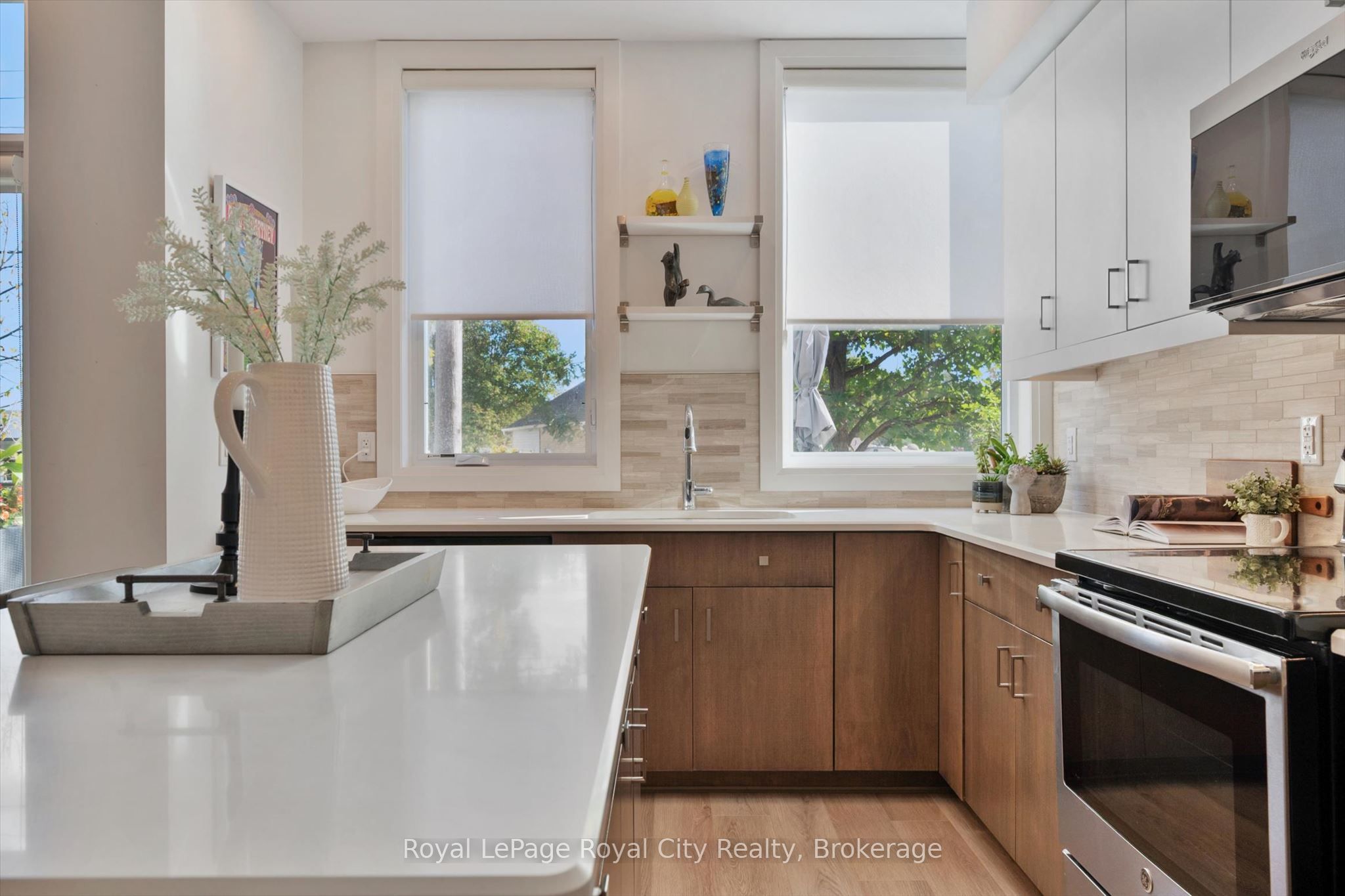 53 Arthur Street S AT7