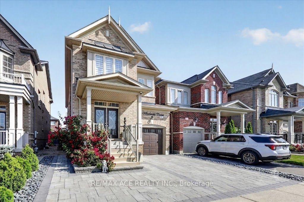10 Andreeta Drive