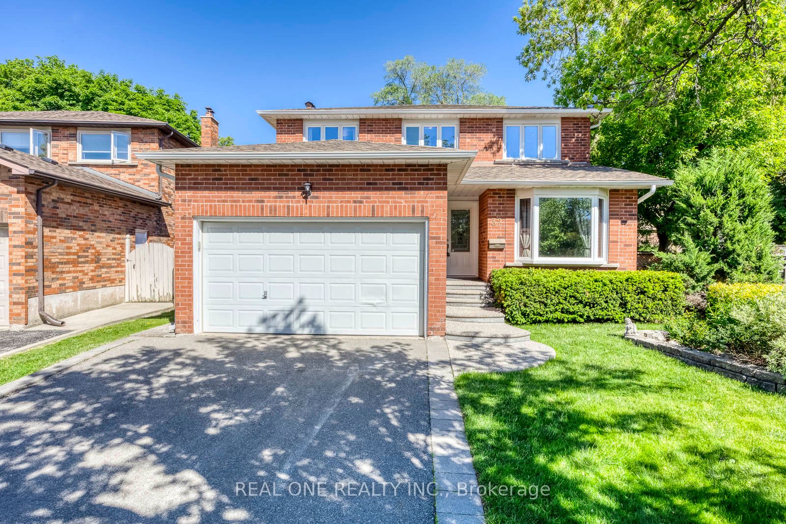 32 Roslo Court