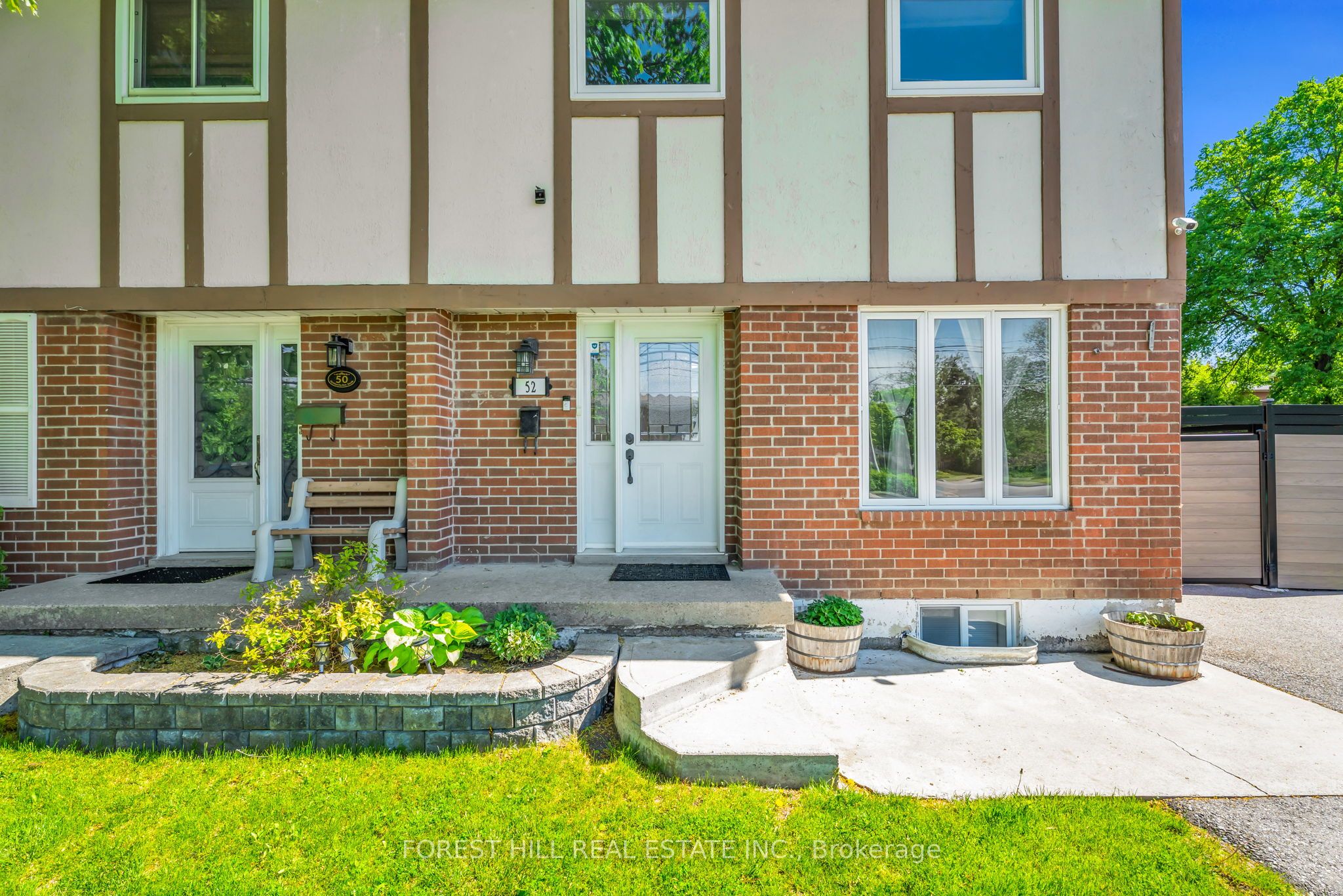 52 Mcmurchy Avenue S