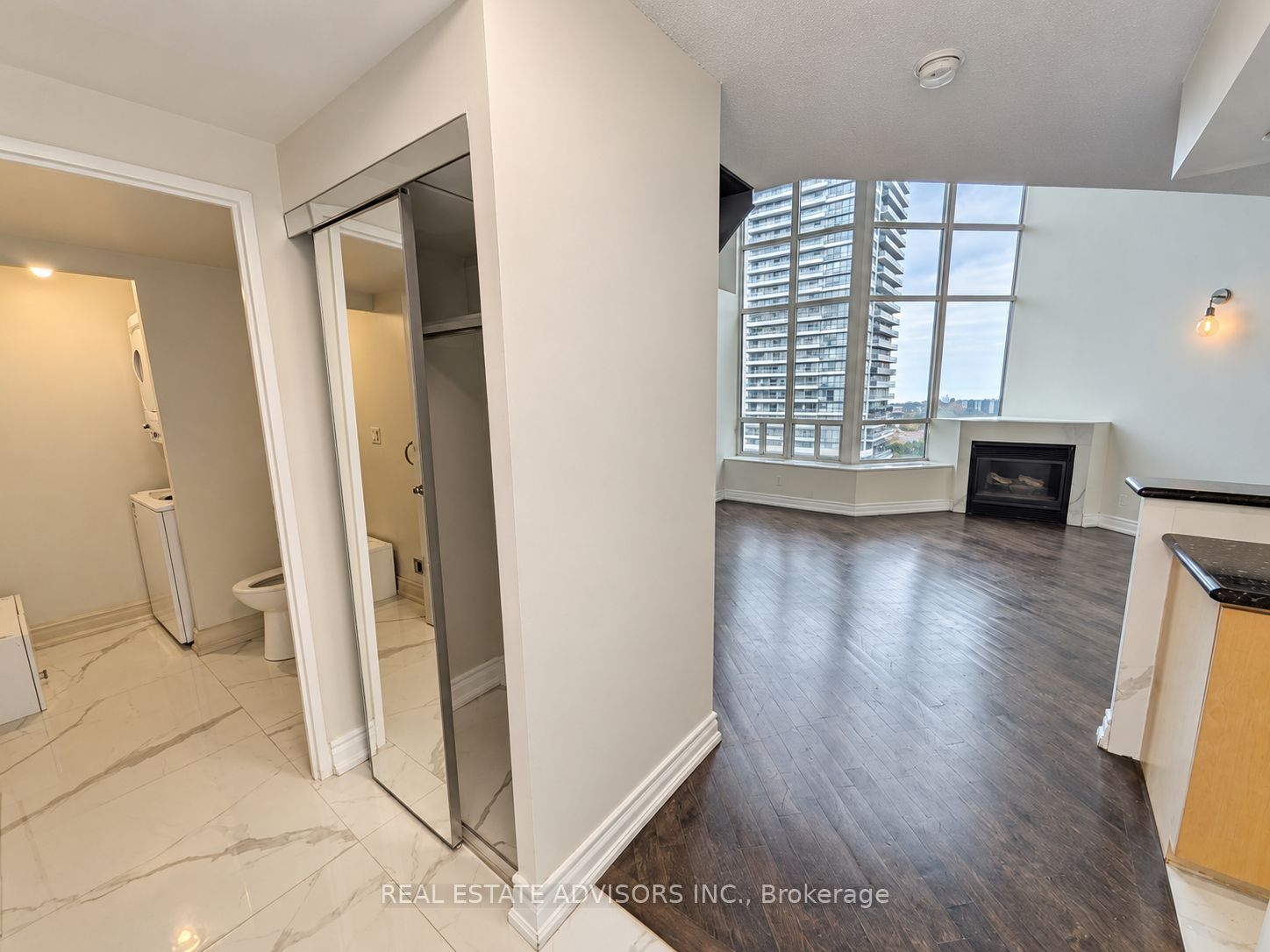250 Manitoba Street 838