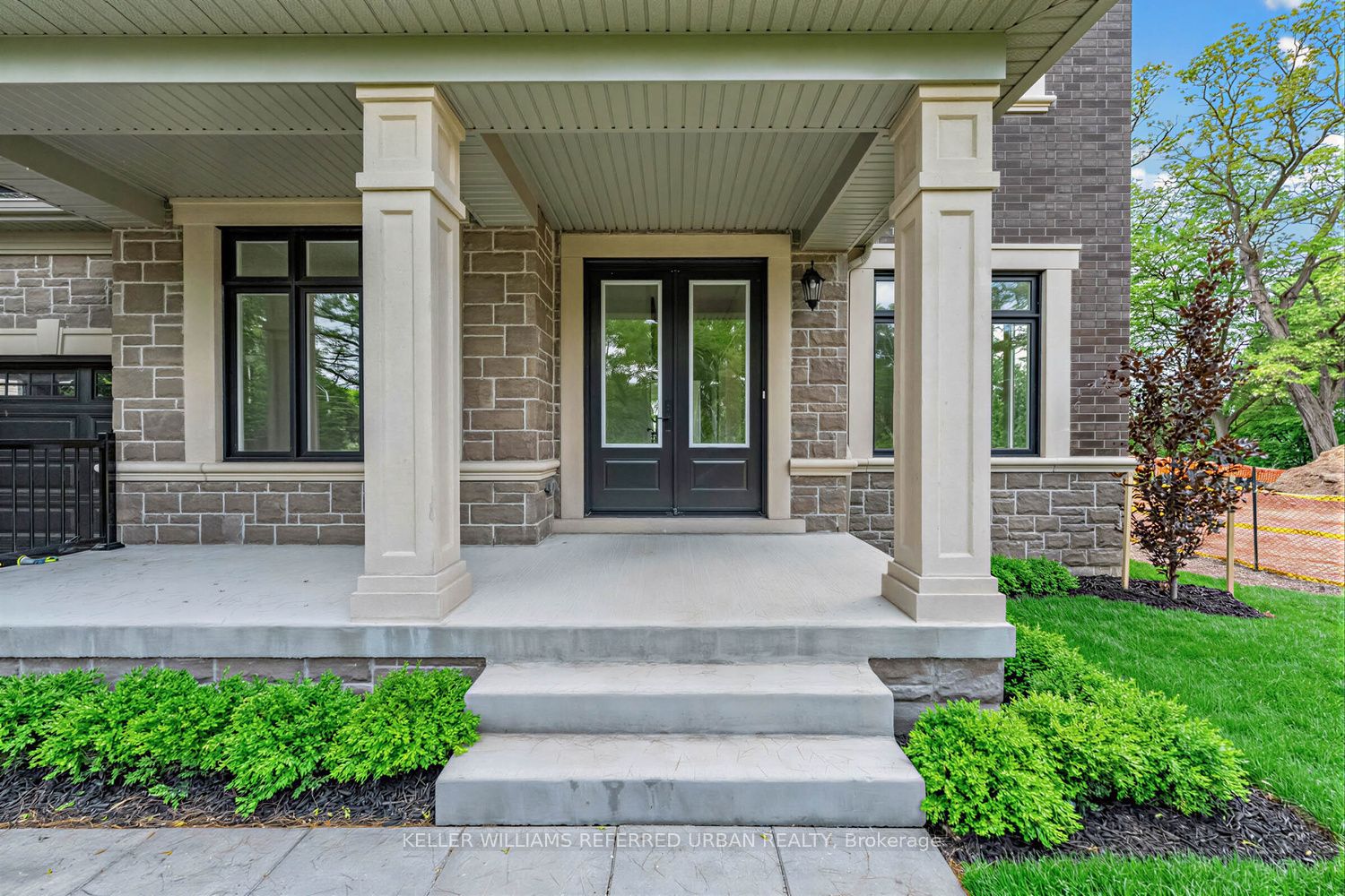 1429 Dundas Crescent