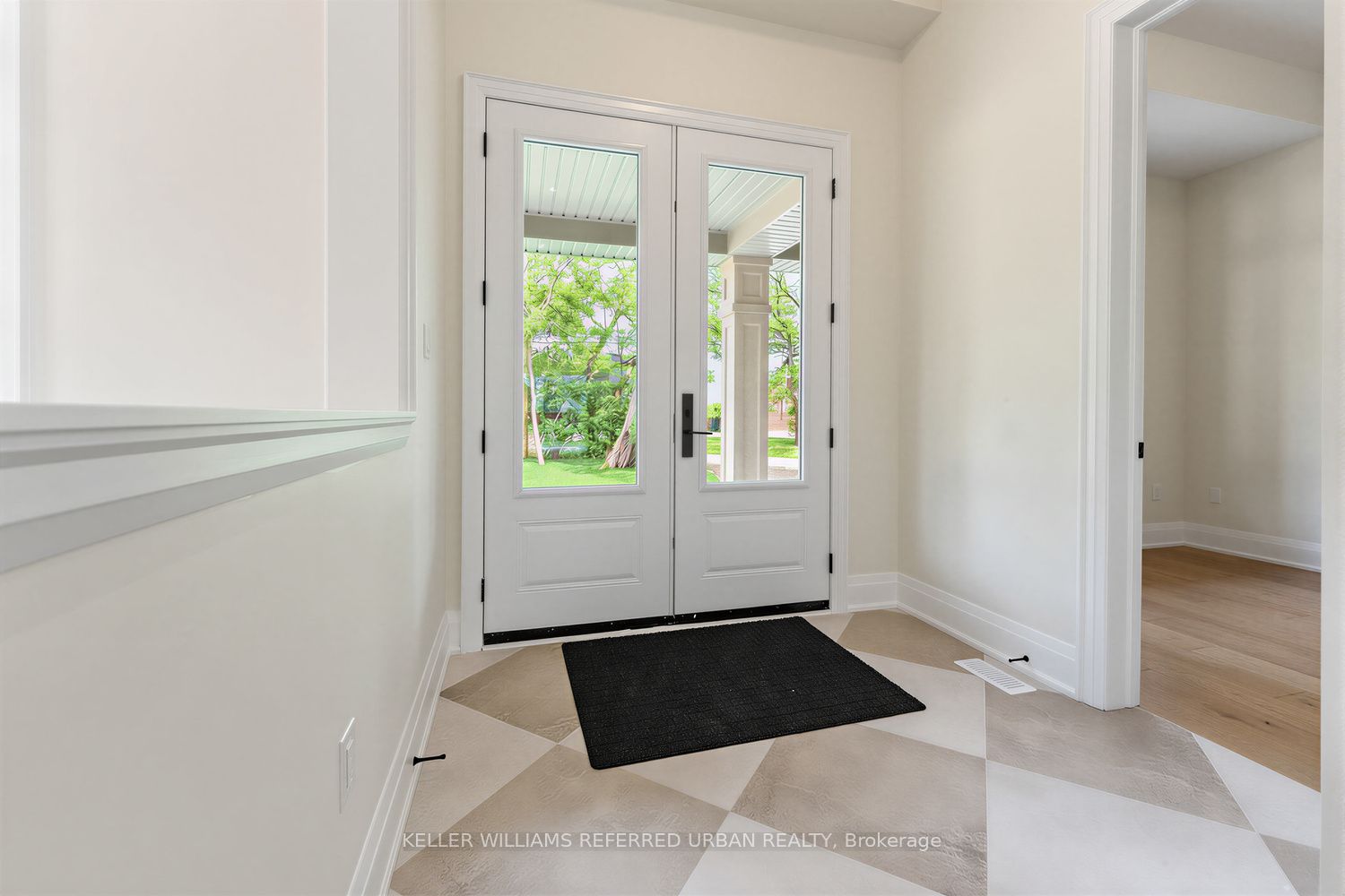 1429 Dundas Crescent