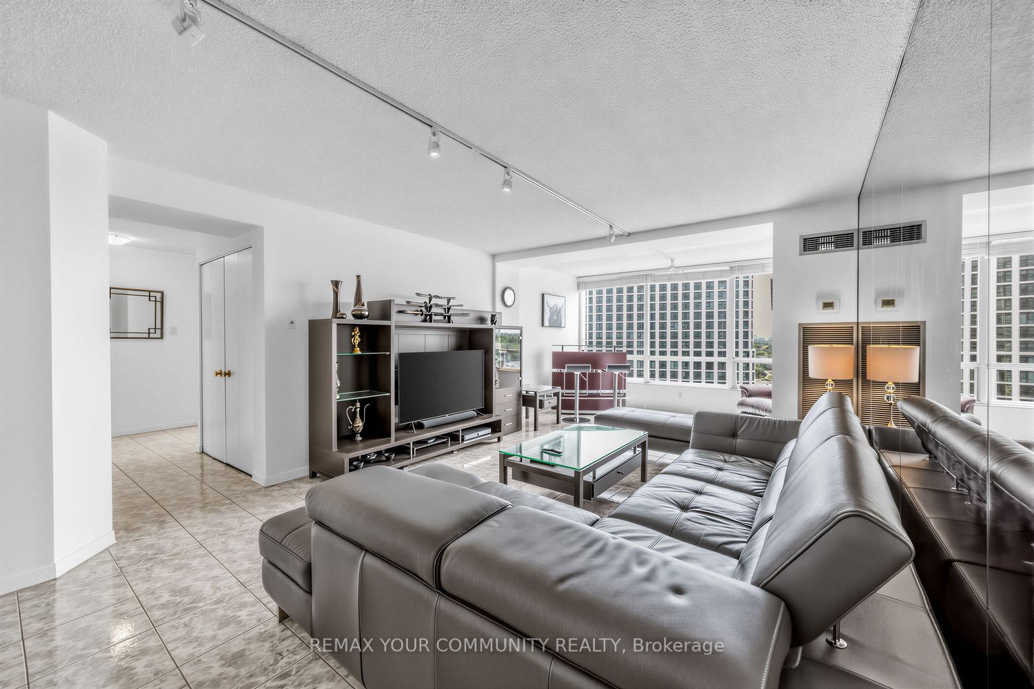 1300 Islington Avenue 1804