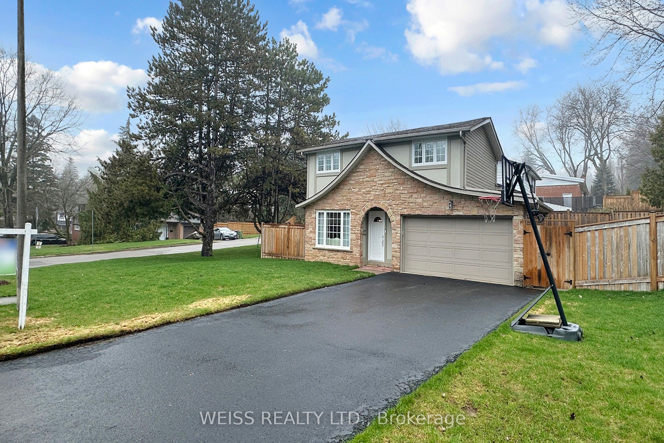 96 Tudor Glen Crescent