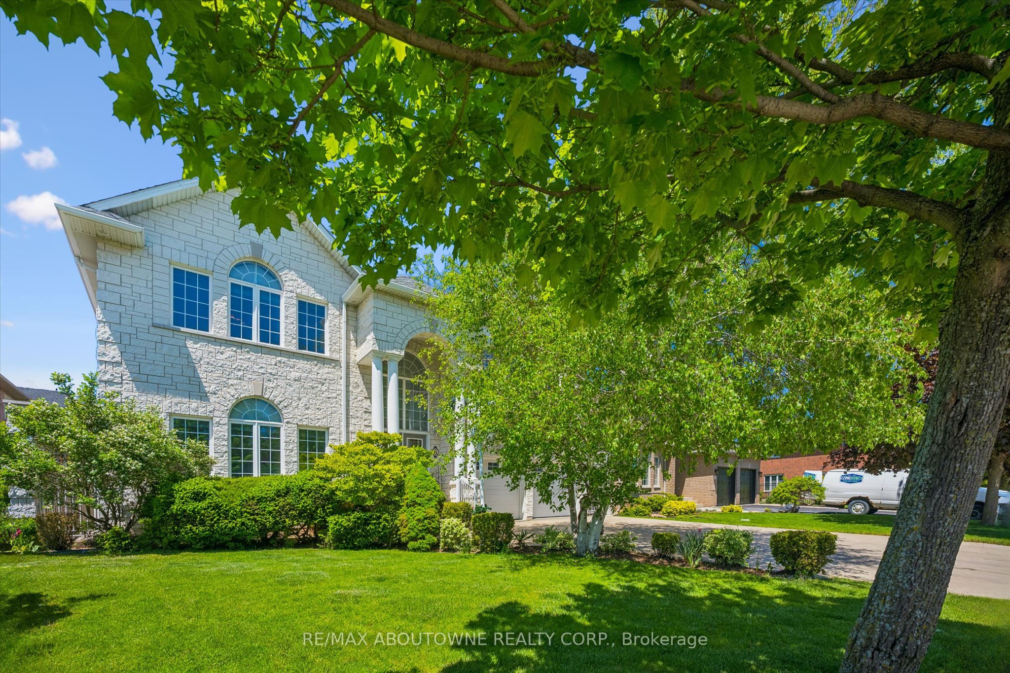 6 Fourseasons Drive