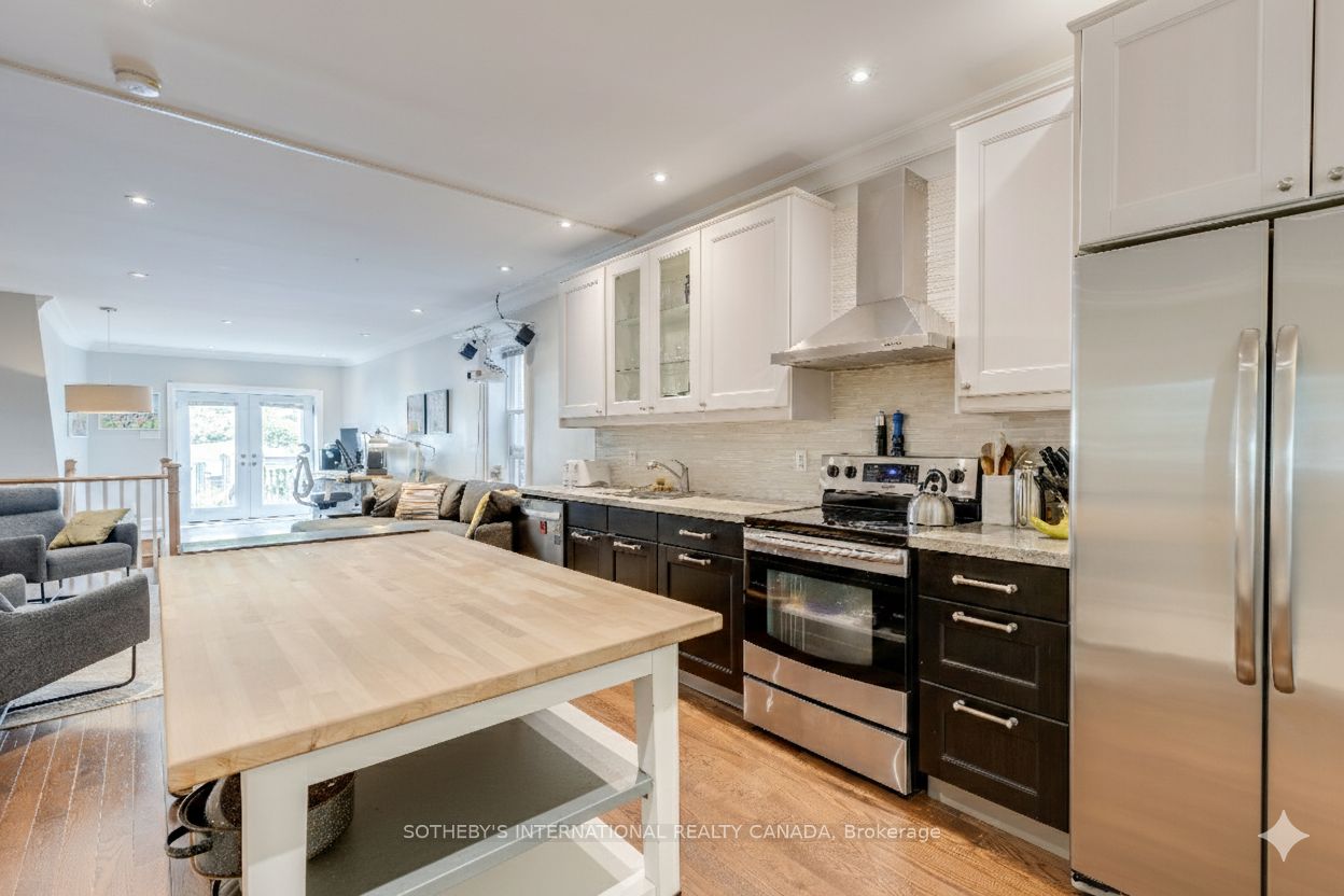 412 Wellesley Street E