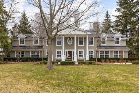 146 Abbey Court Oakville ON L6J 4L1
