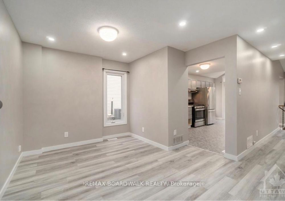 563 LATOUR Crescent