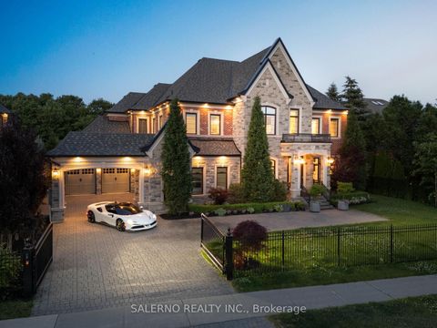 97 Carmichael Crescent King ON L7B 0N2