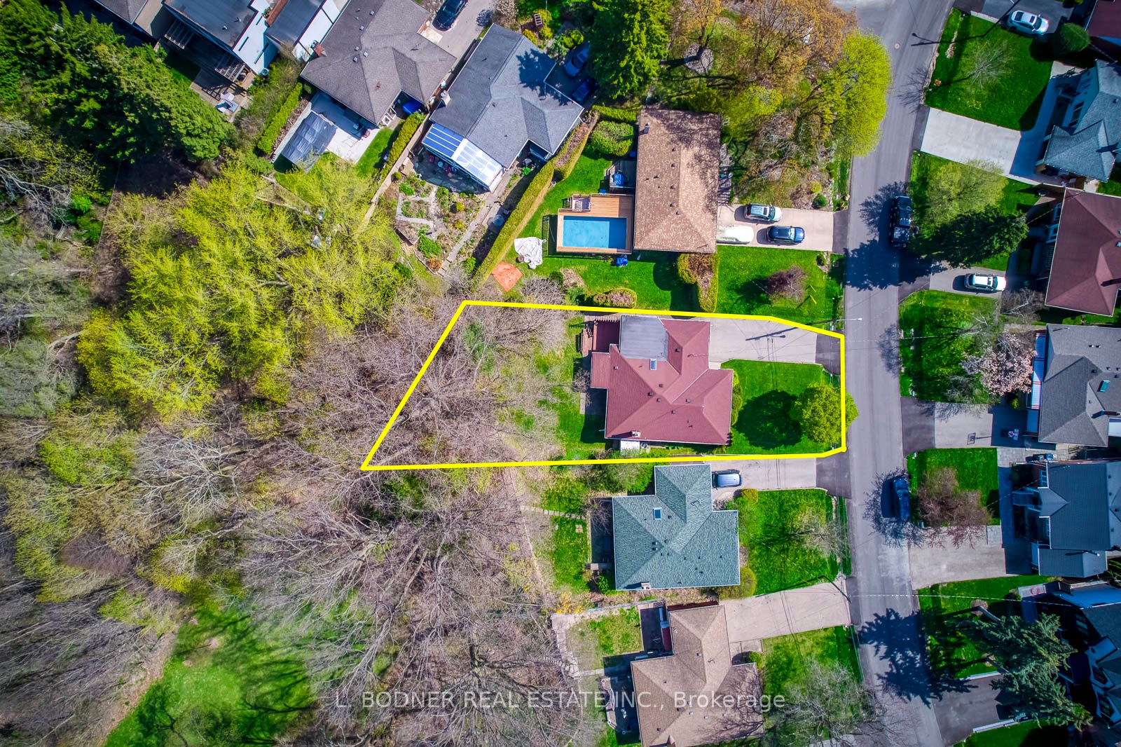 84 Ravenscrest Drive