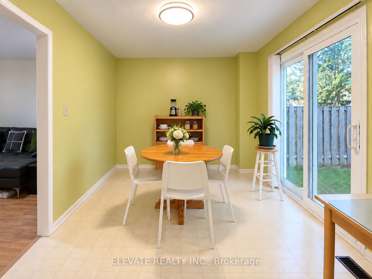 1395 Ferncliff Circle