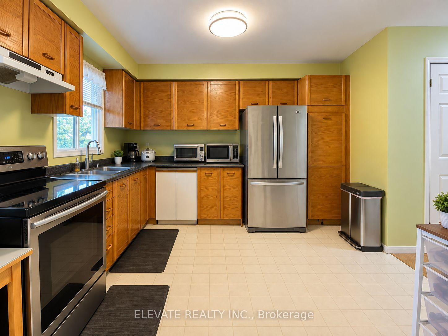1395 Ferncliff Circle