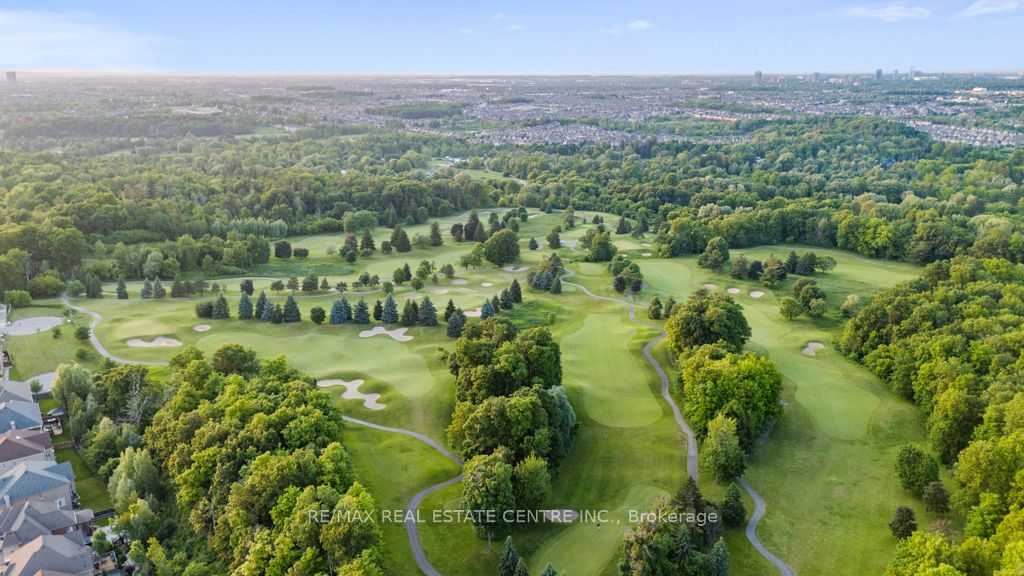 10 Crown Forest Court