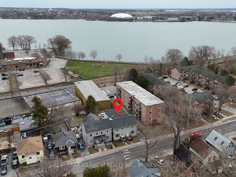 271-273 Rideau Street Kingston ON K7K 3A7