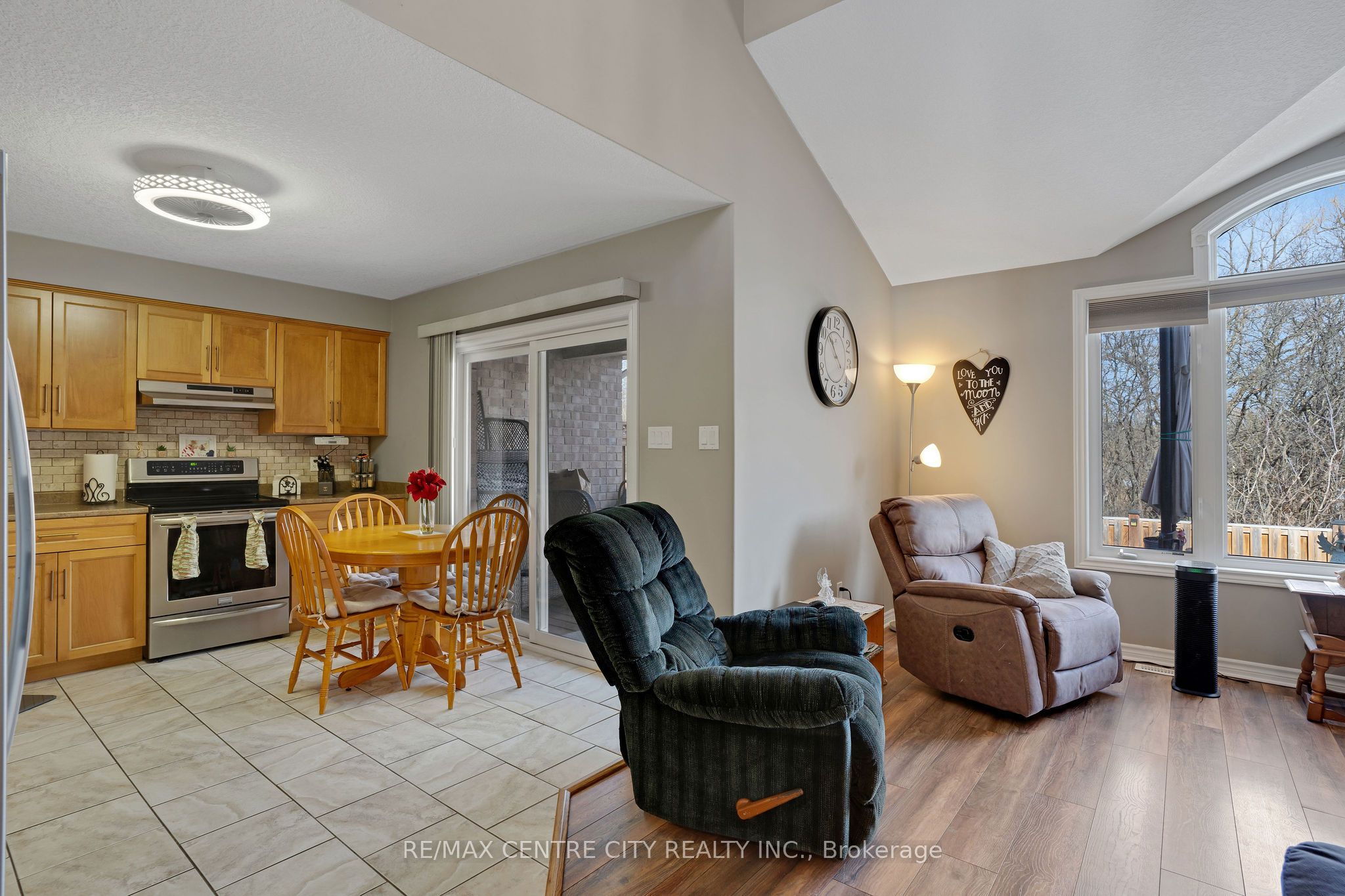 214 Snyder's Road E 4