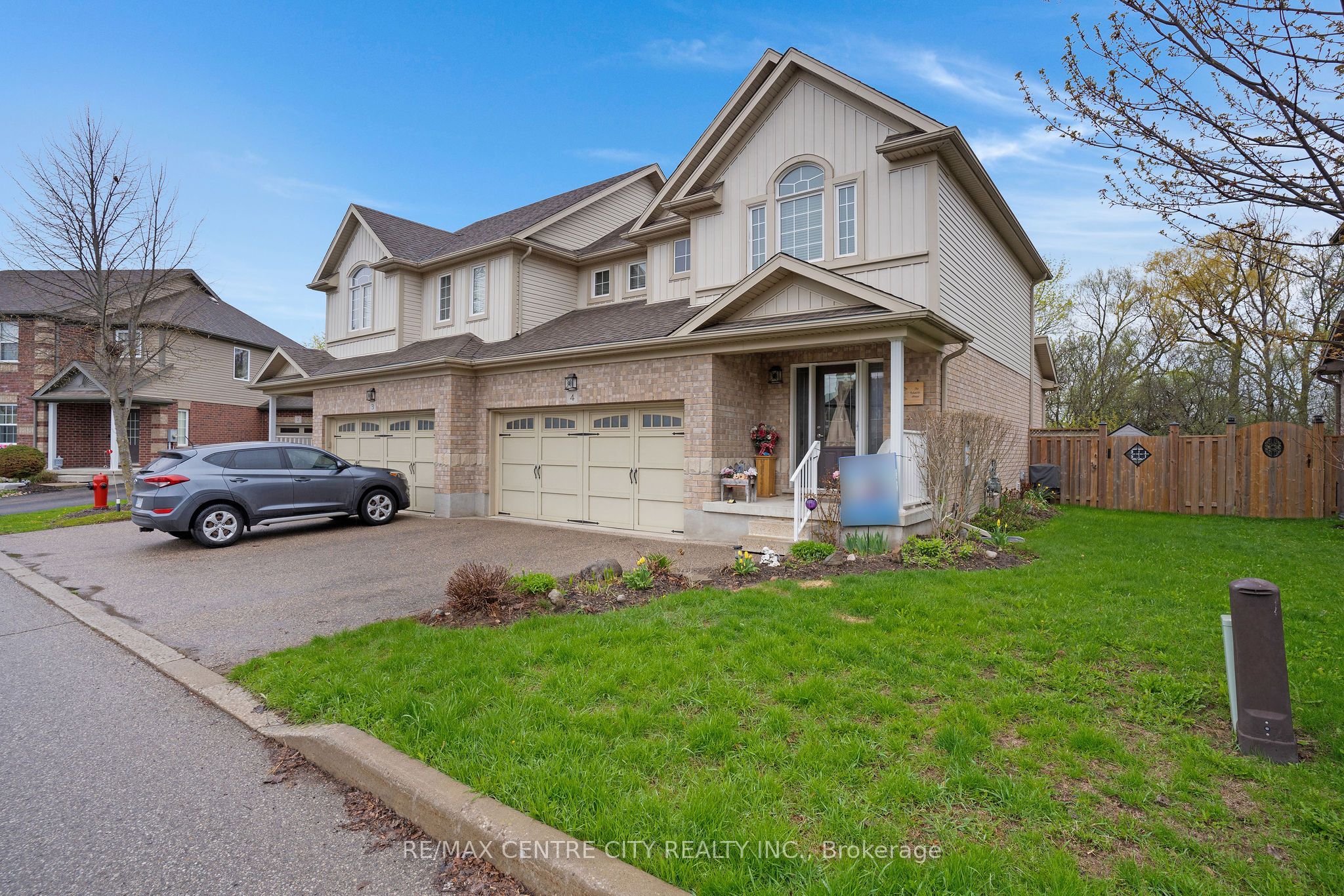 214 Snyder's Road E 4