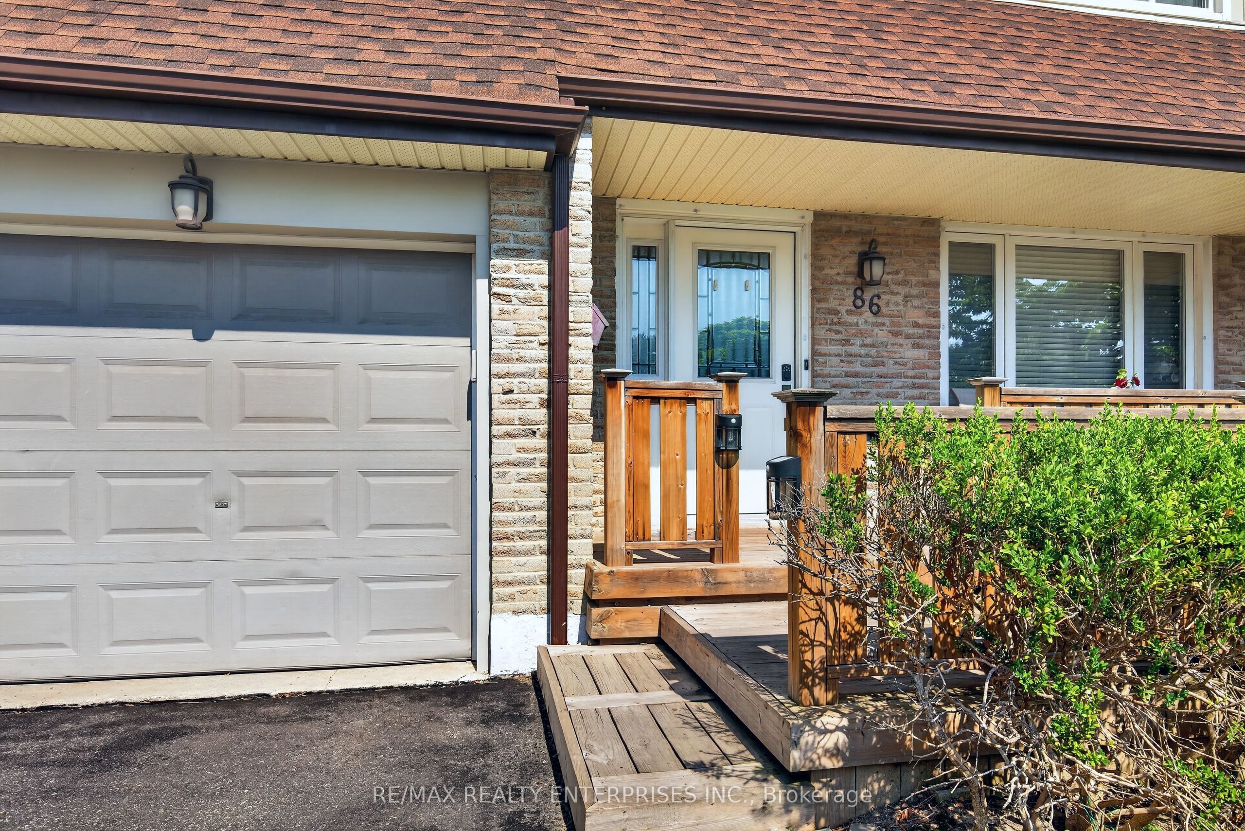 86 Bow River Crescent