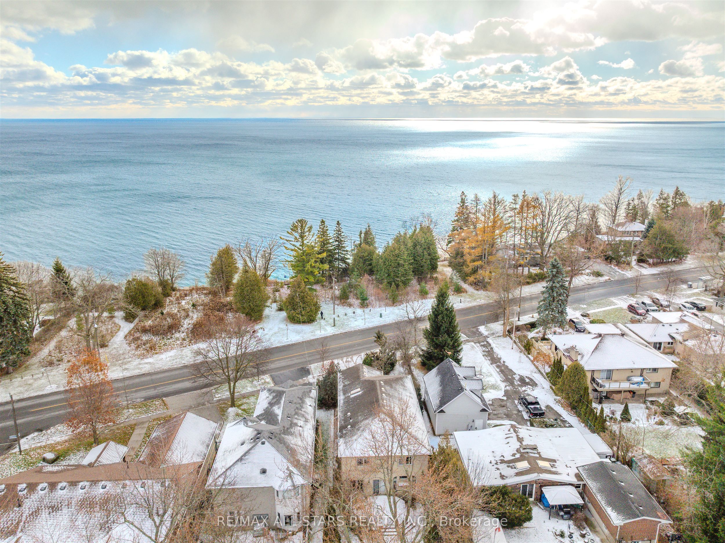 458 Guildwood Parkway