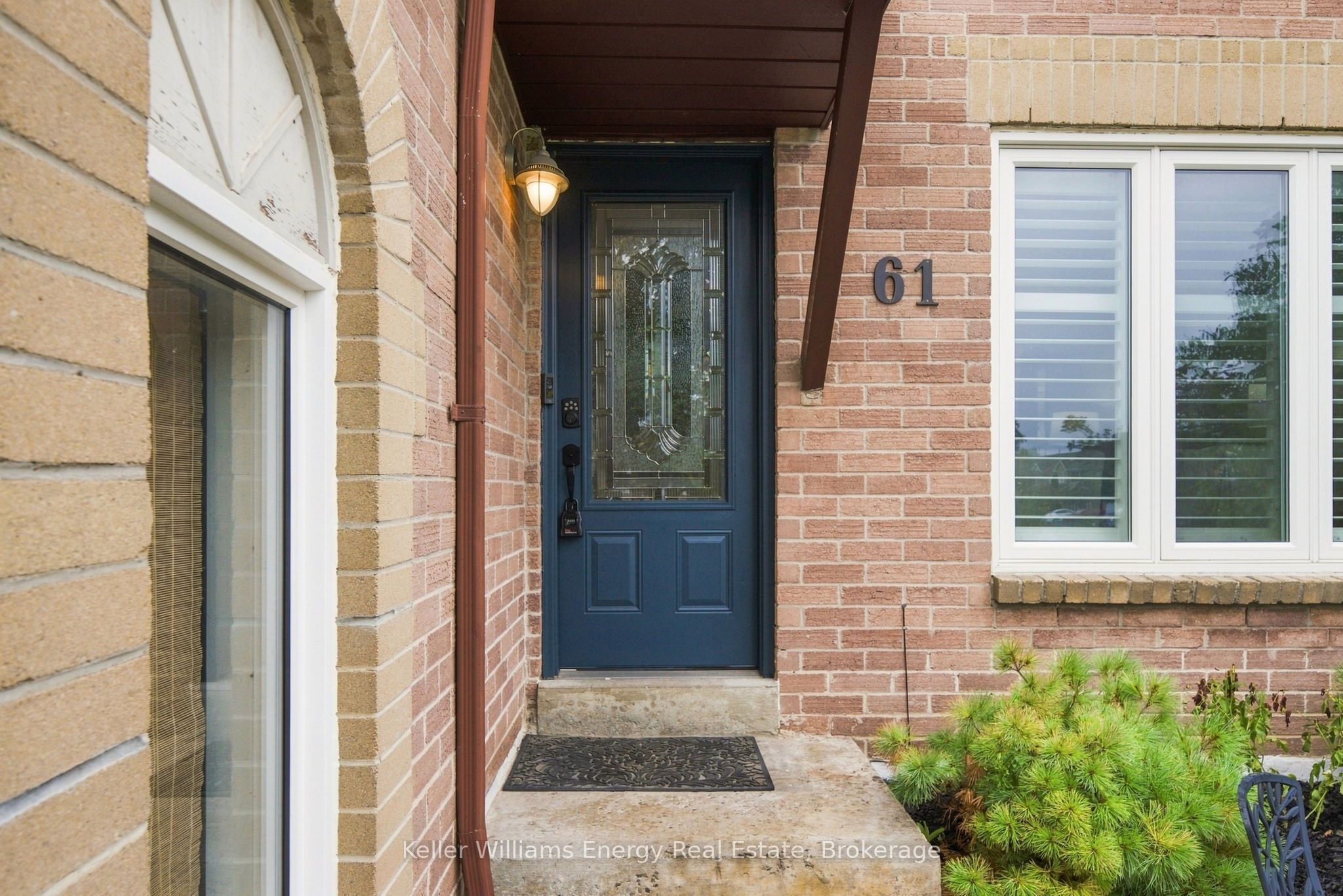 61 Fernbank Place