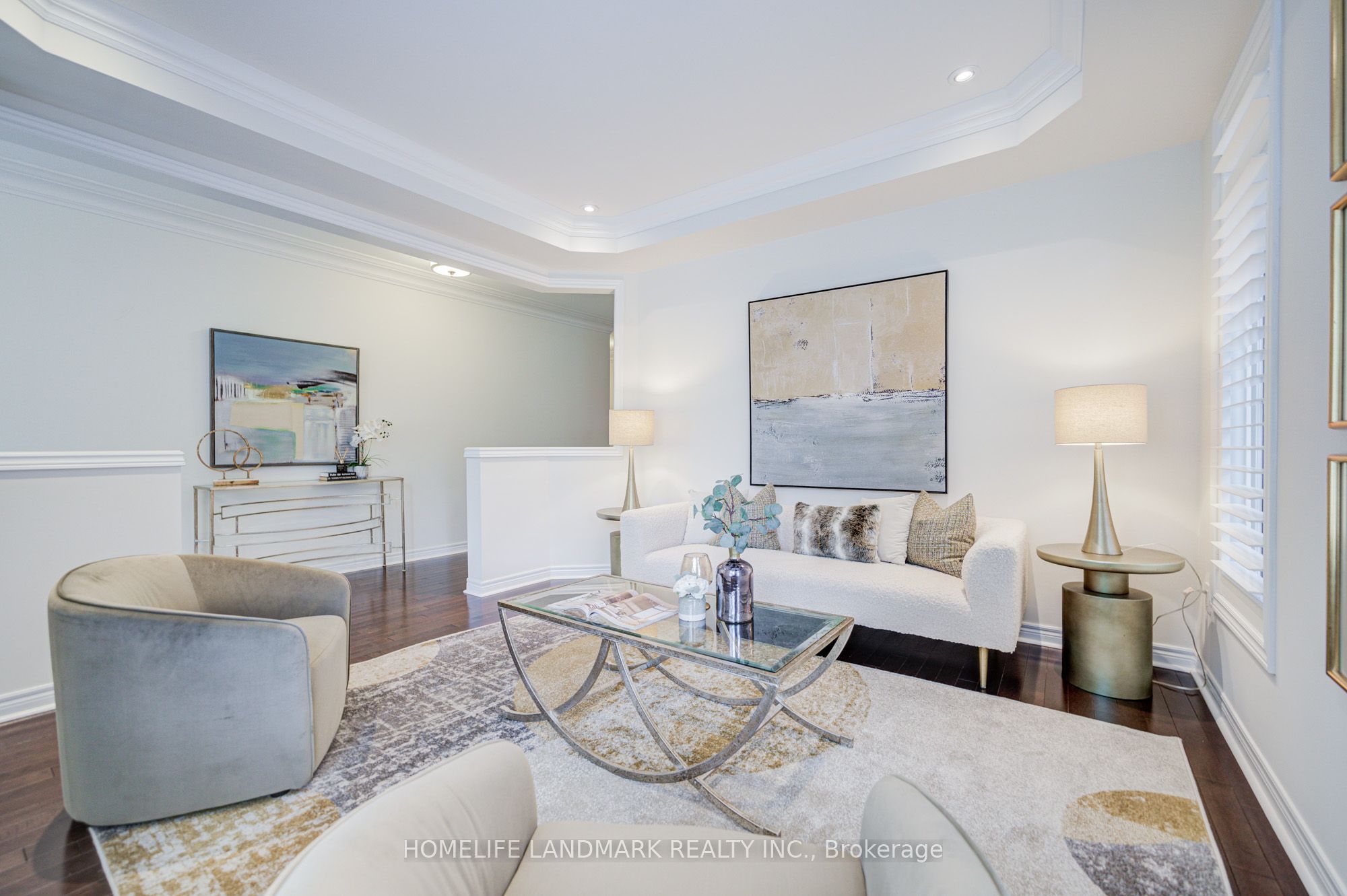 95 Hoey Crescent