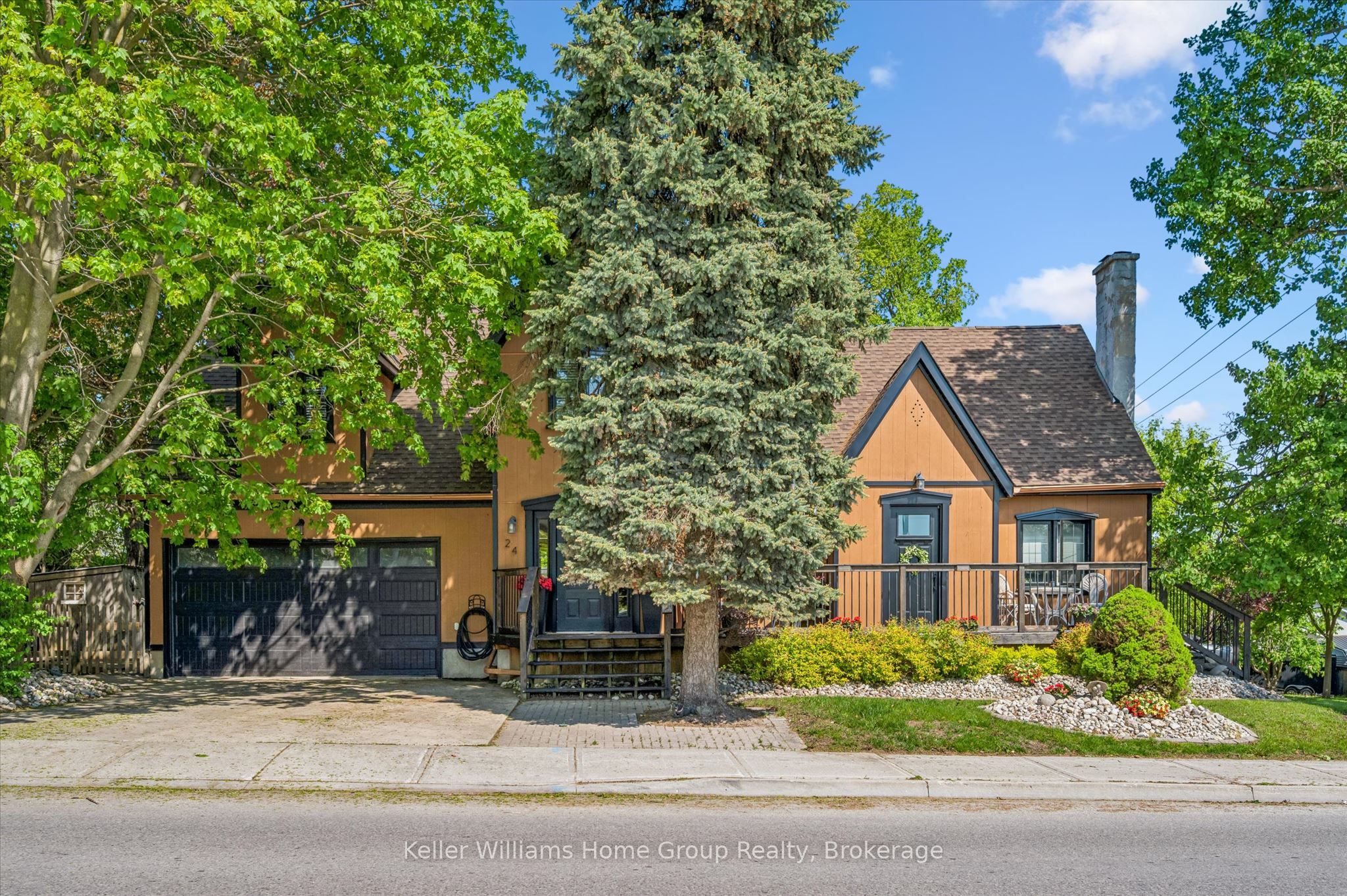 24 McNab Street W