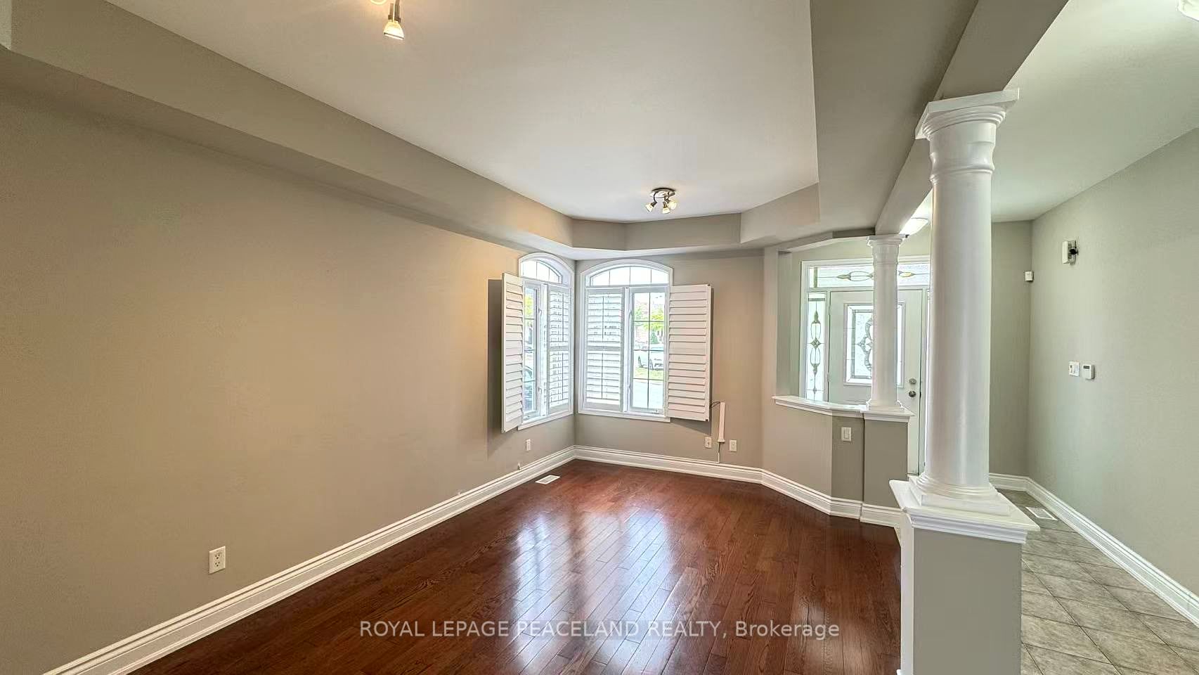 6 Cragg Crescent